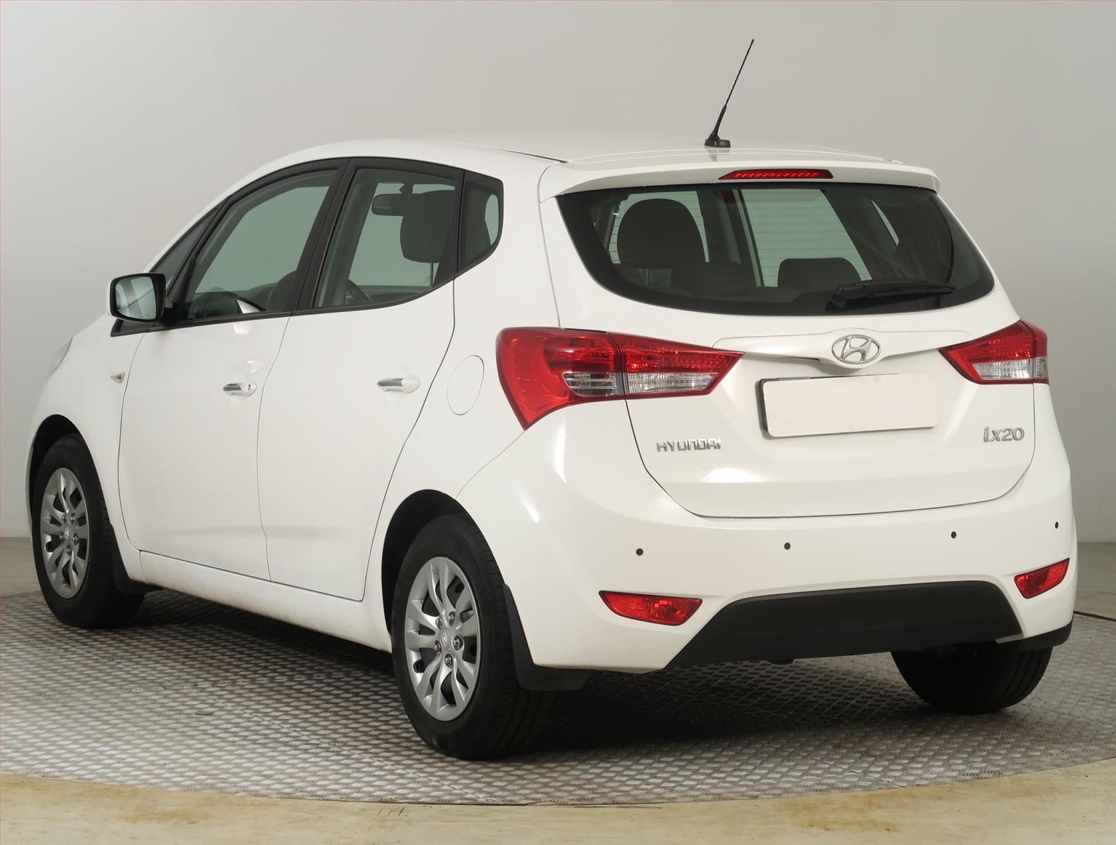 Hyundai ix20, 1.6 CVVT, Serv.kniha - fotka 4