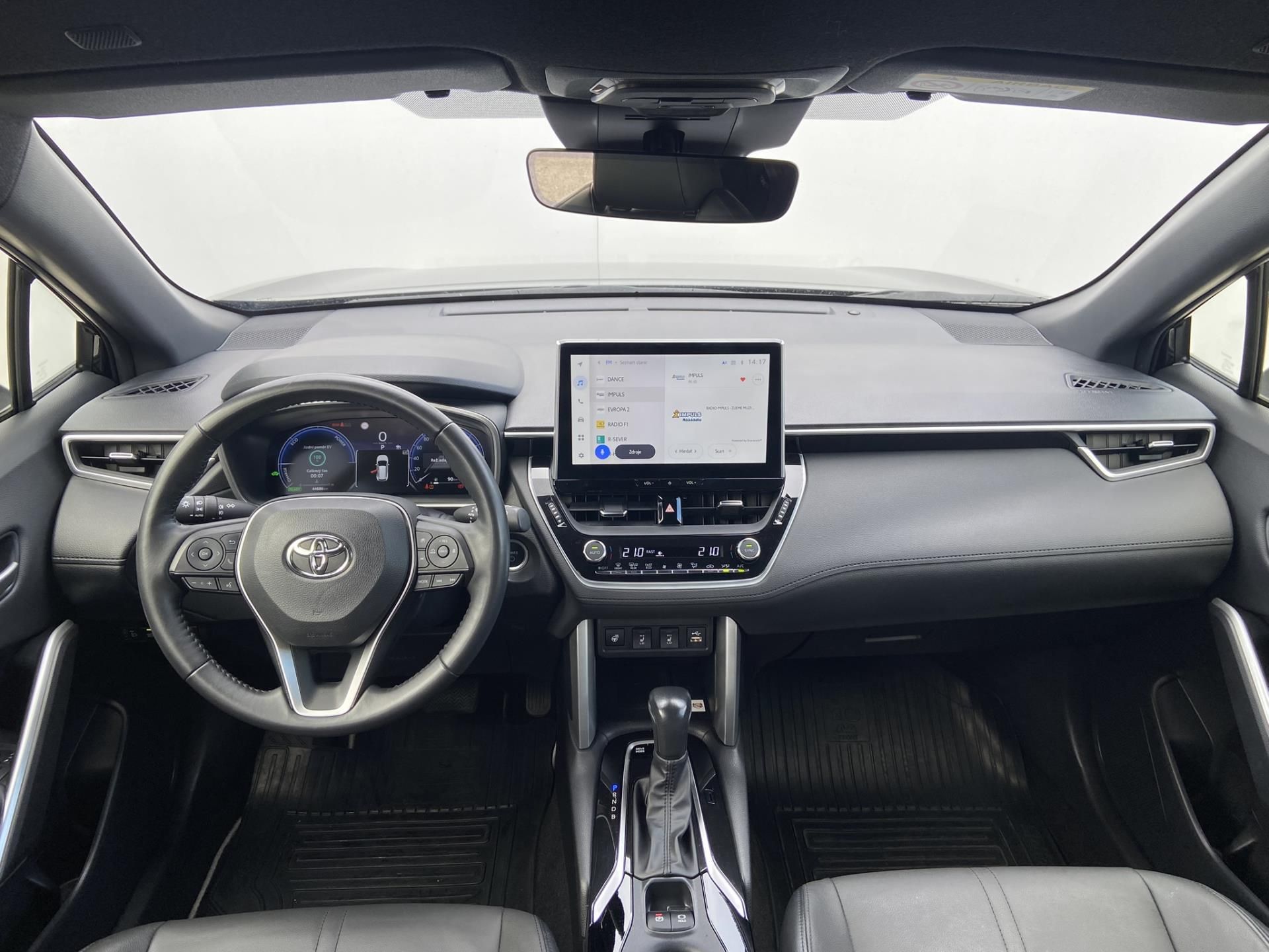 Toyota Corolla Cross, 2.0 HSD e-CVT AWD Executive - fotka 5
