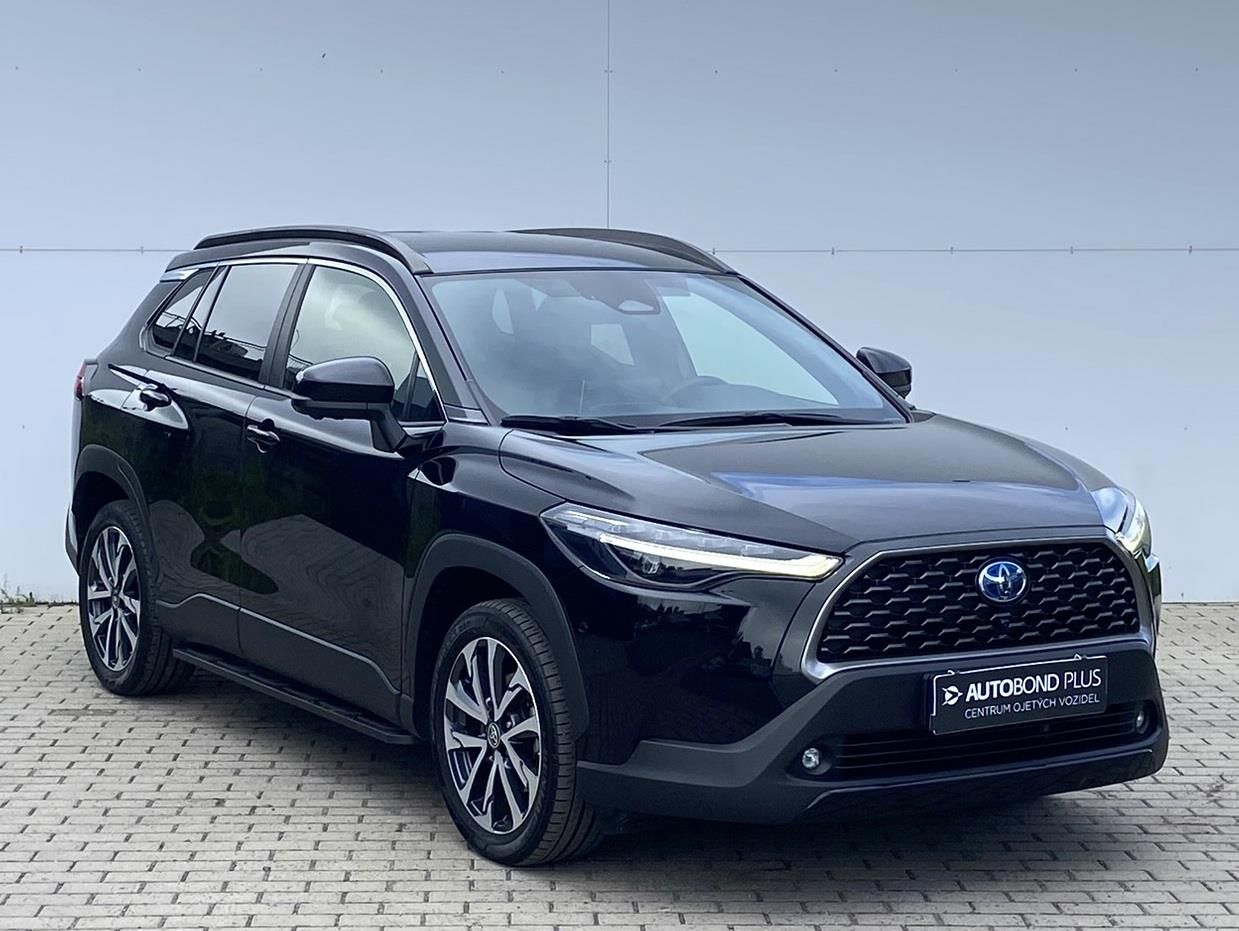 Toyota Corolla Cross, 2.0 HSD e-CVT AWD Executive - fotka 6