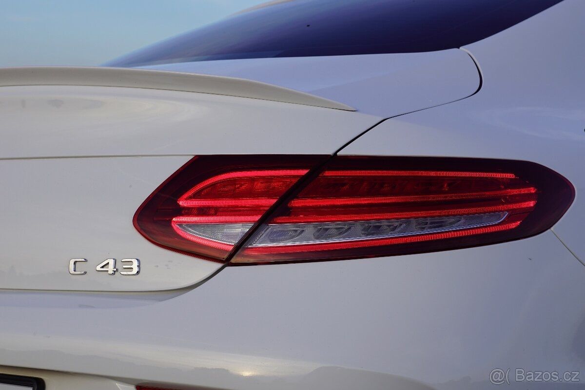 Mercedes-Benz Třídy C, C43 AMG Coupé - fotka 5