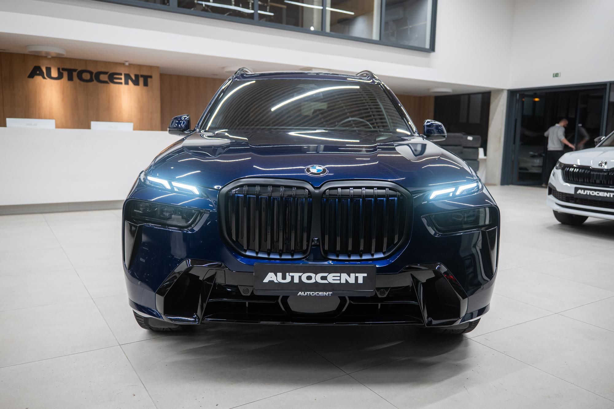 BMW X7, M40D 4X4 MÁSÁŽE NEZÁVISLÉ - fotka 6