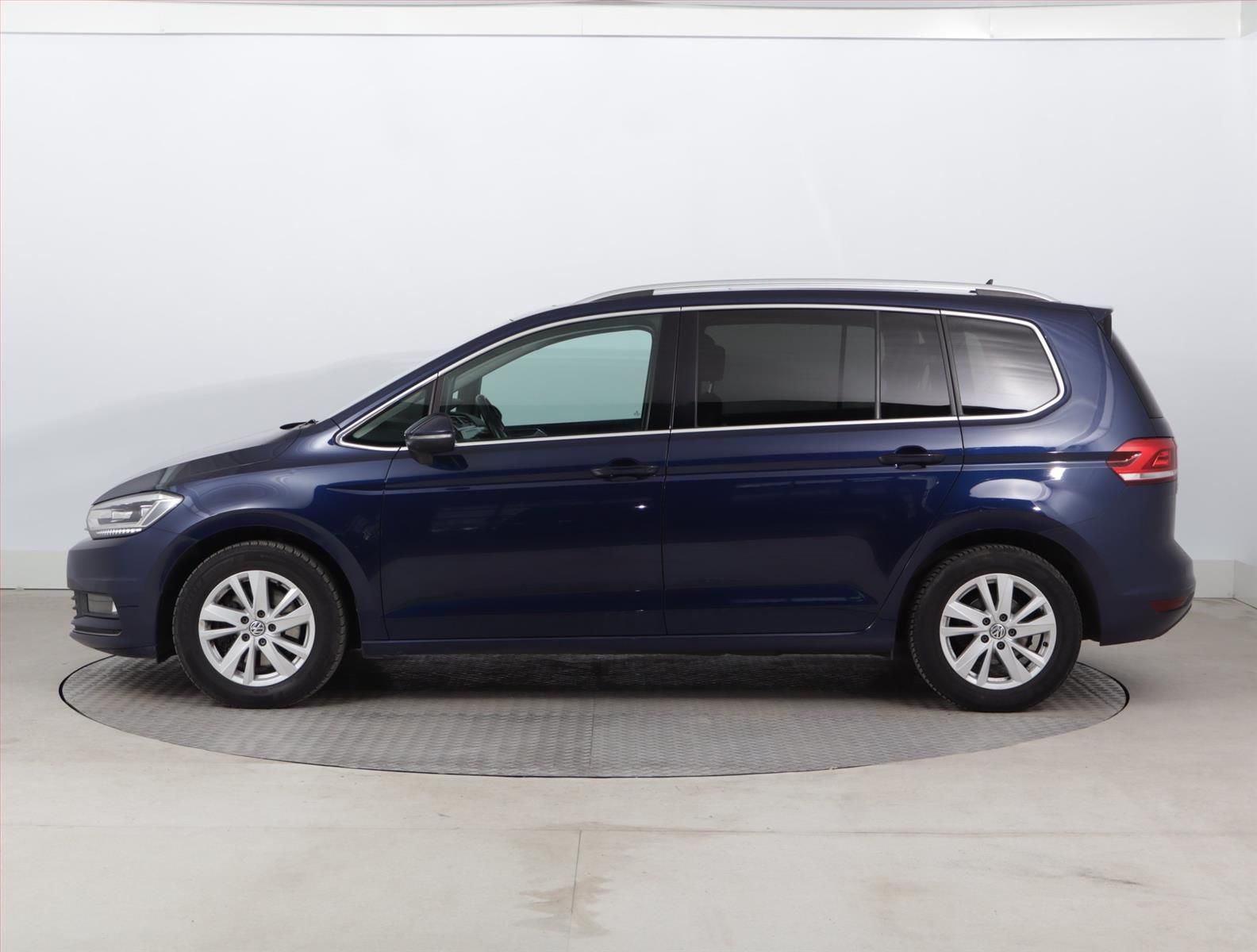 Volkswagen Touran, 1.5 TSI, Highline, Automat - fotka 3