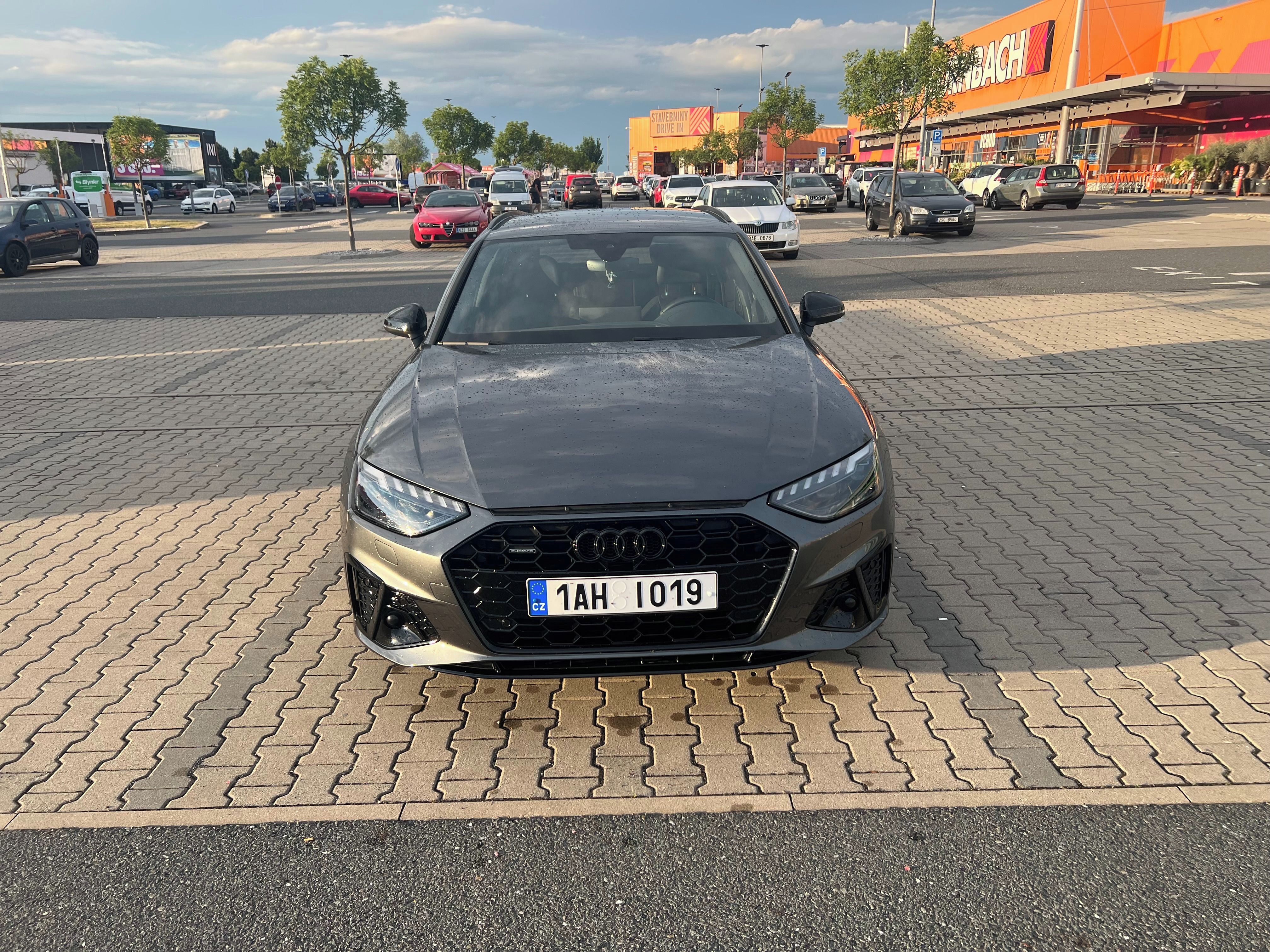 Audi A4 Avant, S line - fotka 2