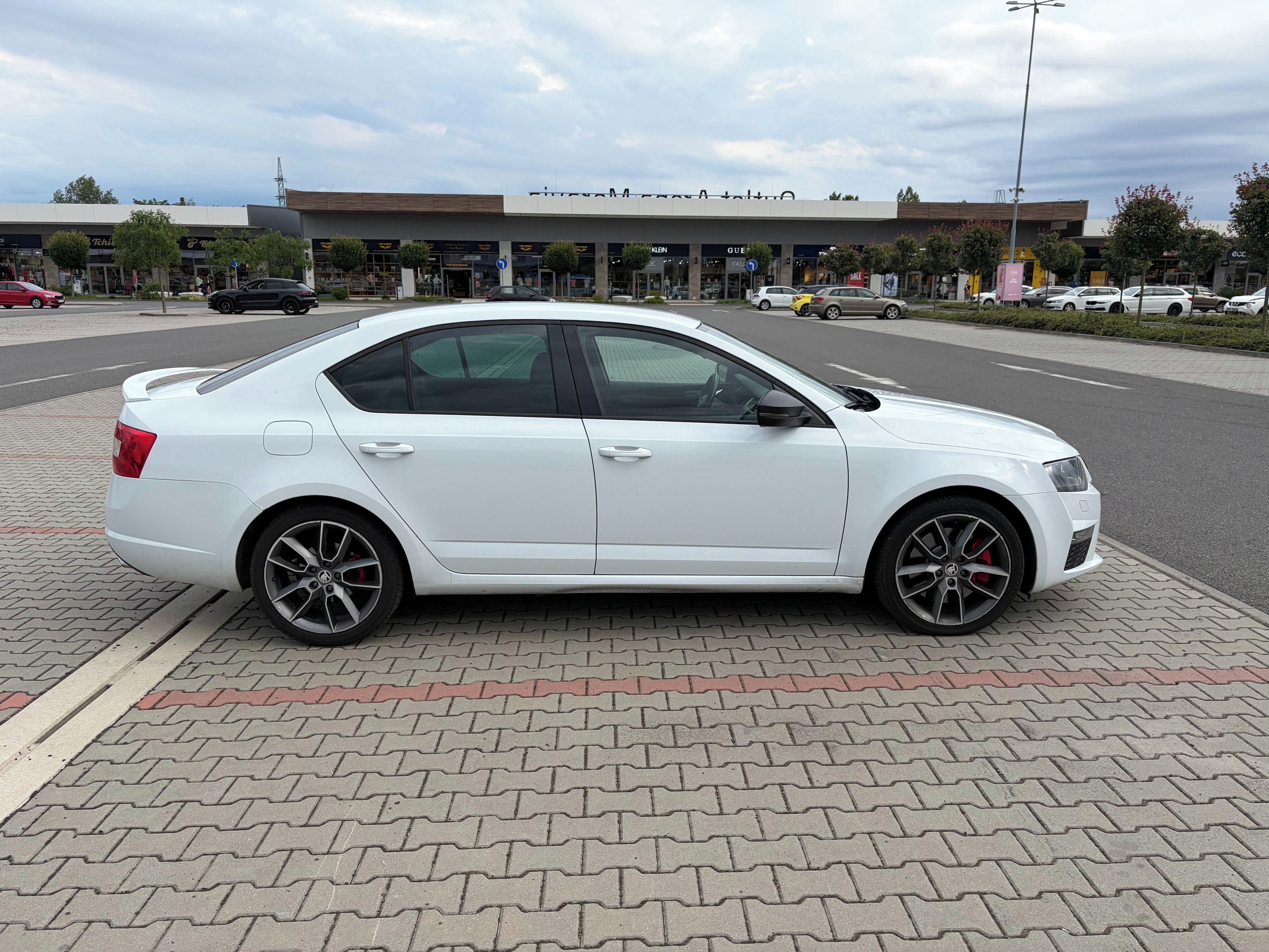 Škoda Octavia, III RS 2.0 TSi 162kw digi kl - fotka 2