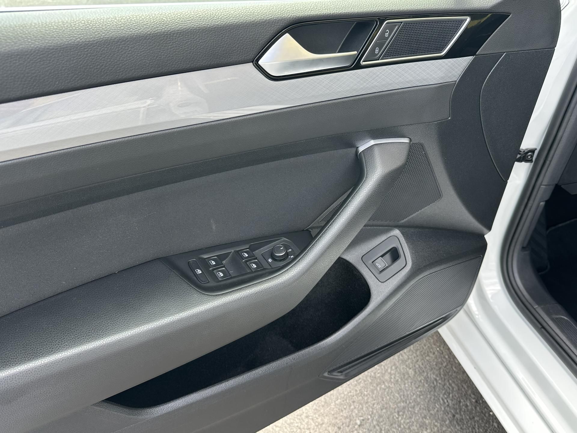 Volkswagen Passat, 1.5TSI/110kW *DSG * LED* - fotka 5