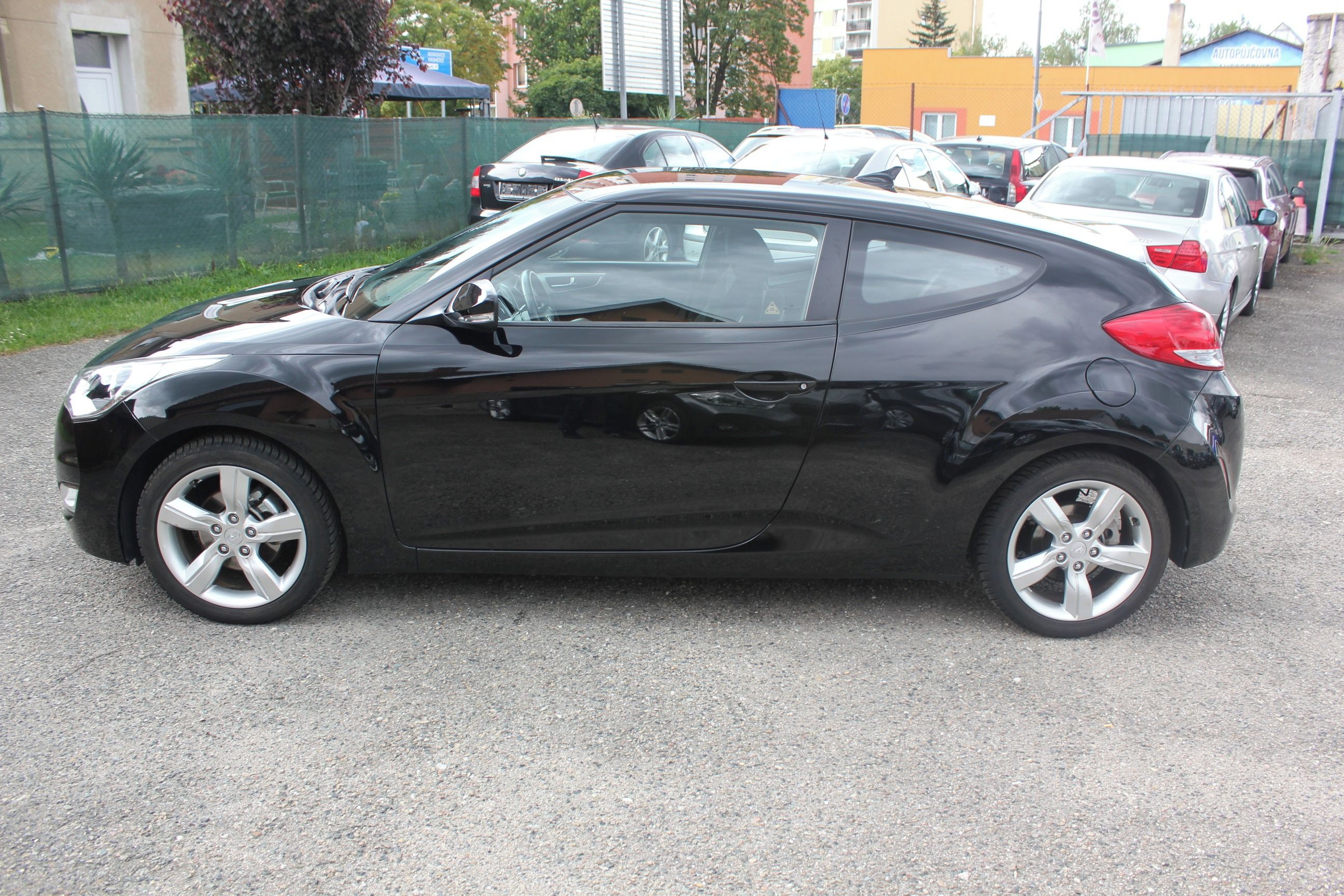 Hyundai Veloster, 1.6 GDI, 56 tis. km!! - fotka 4