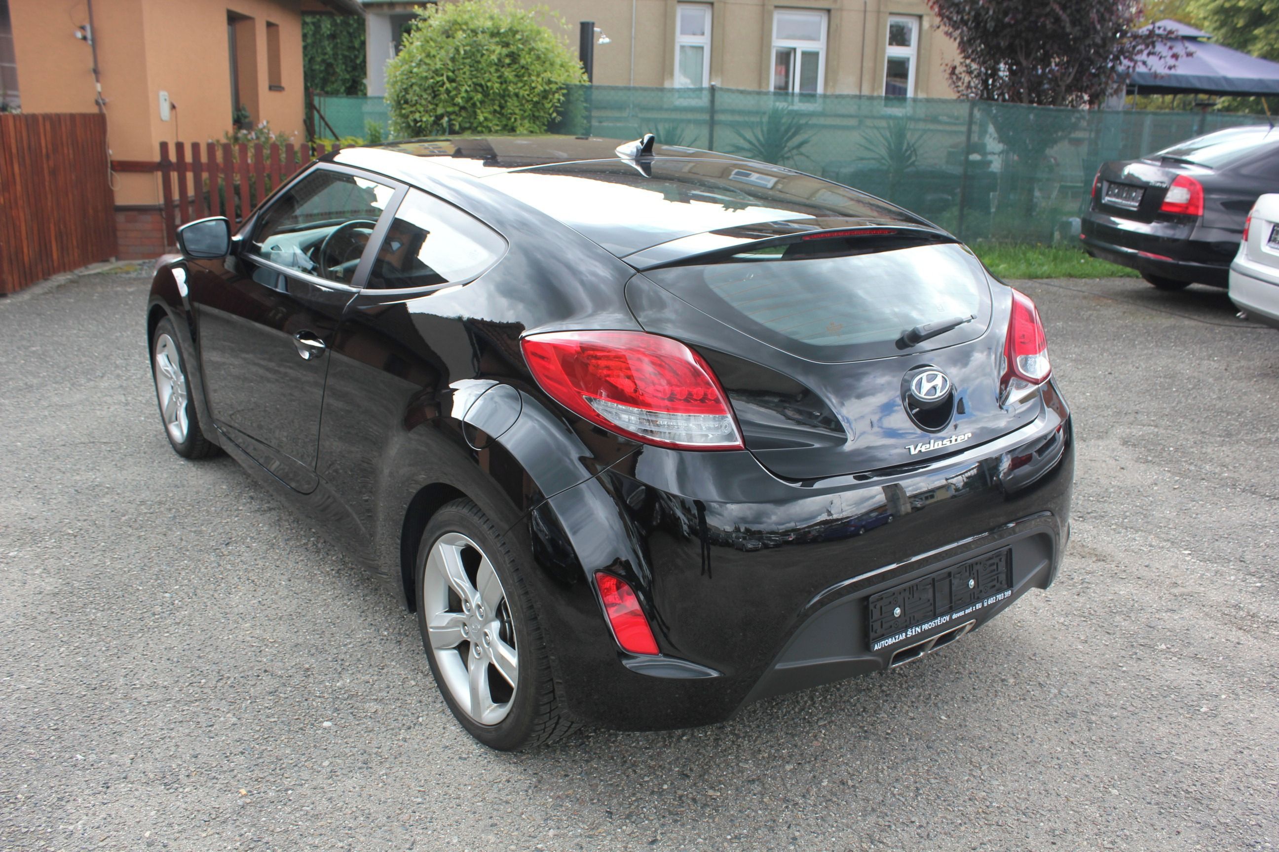 Hyundai Veloster, 1.6 GDI, 56 tis. km!! - fotka 5