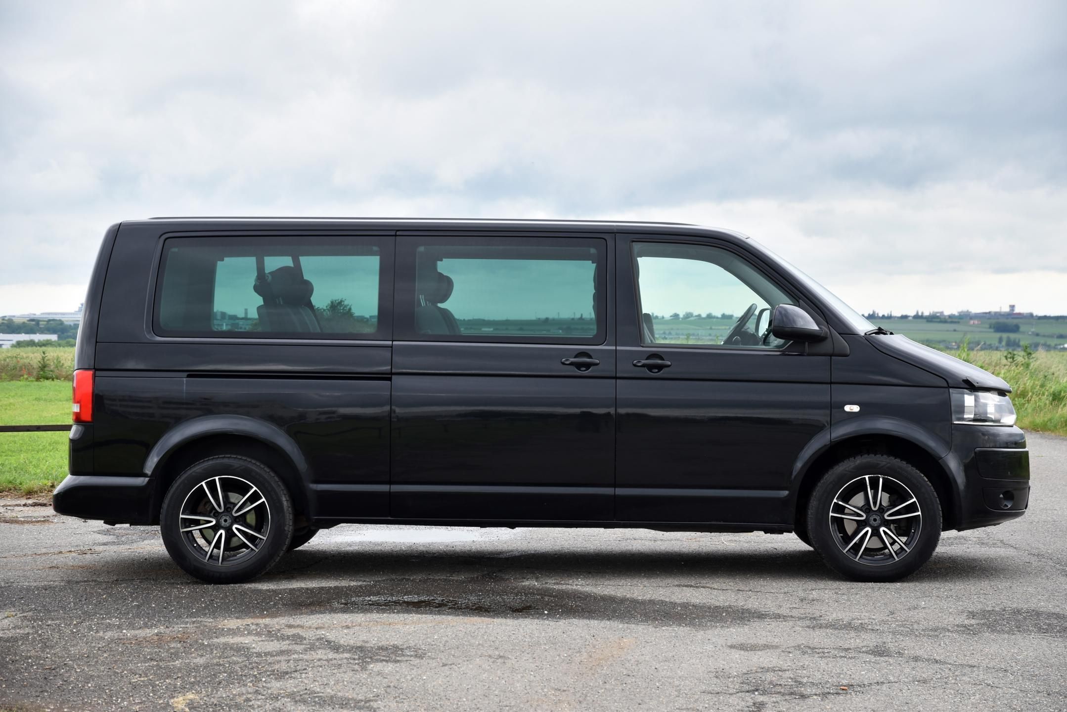 Volkswagen Caravelle, 2.0 TDi LONG,9MÍST,KLIMA,TEMP - fotka 5