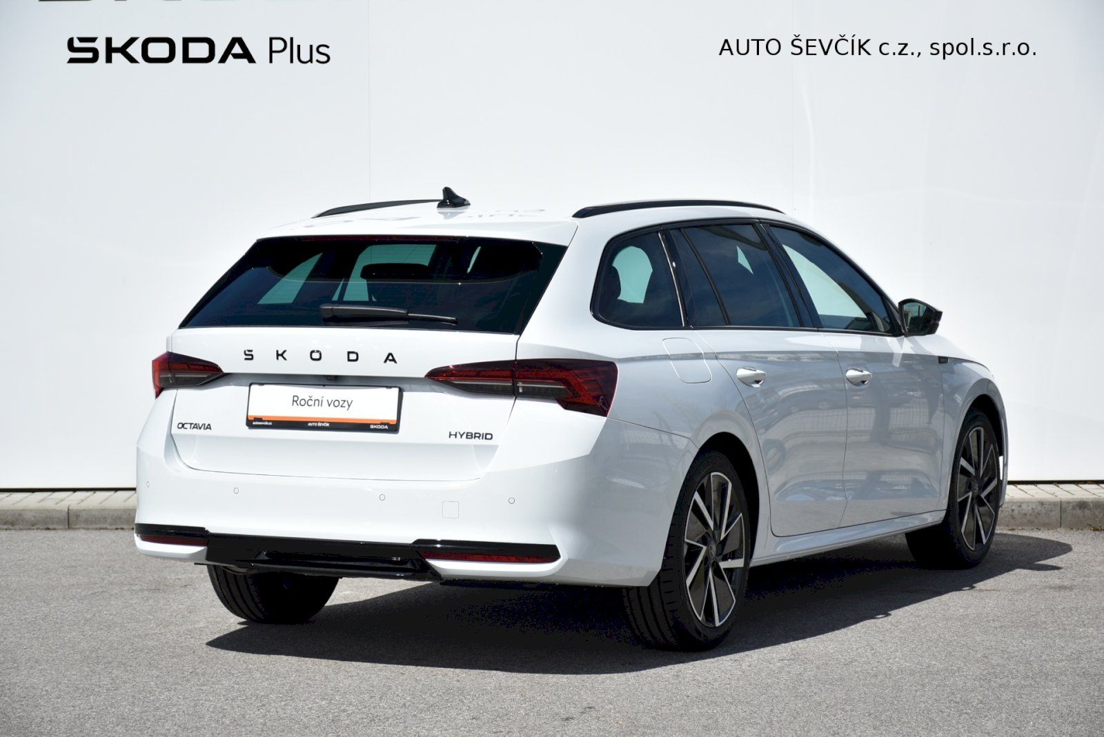 Škoda Octavia, Combi Sportline 1,5 TSI m-HEV - fotka 2