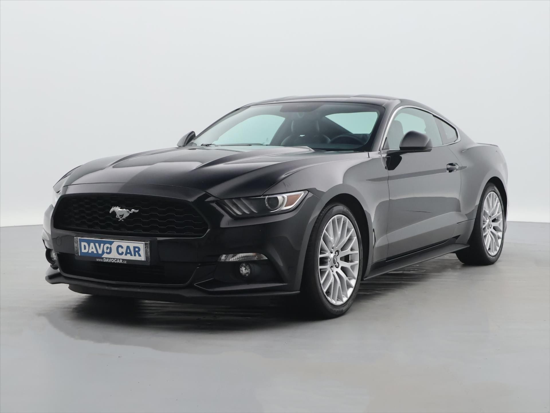 Ford Mustang, 2,3 Ecoboost 233kW Manuál CZ - fotka 3