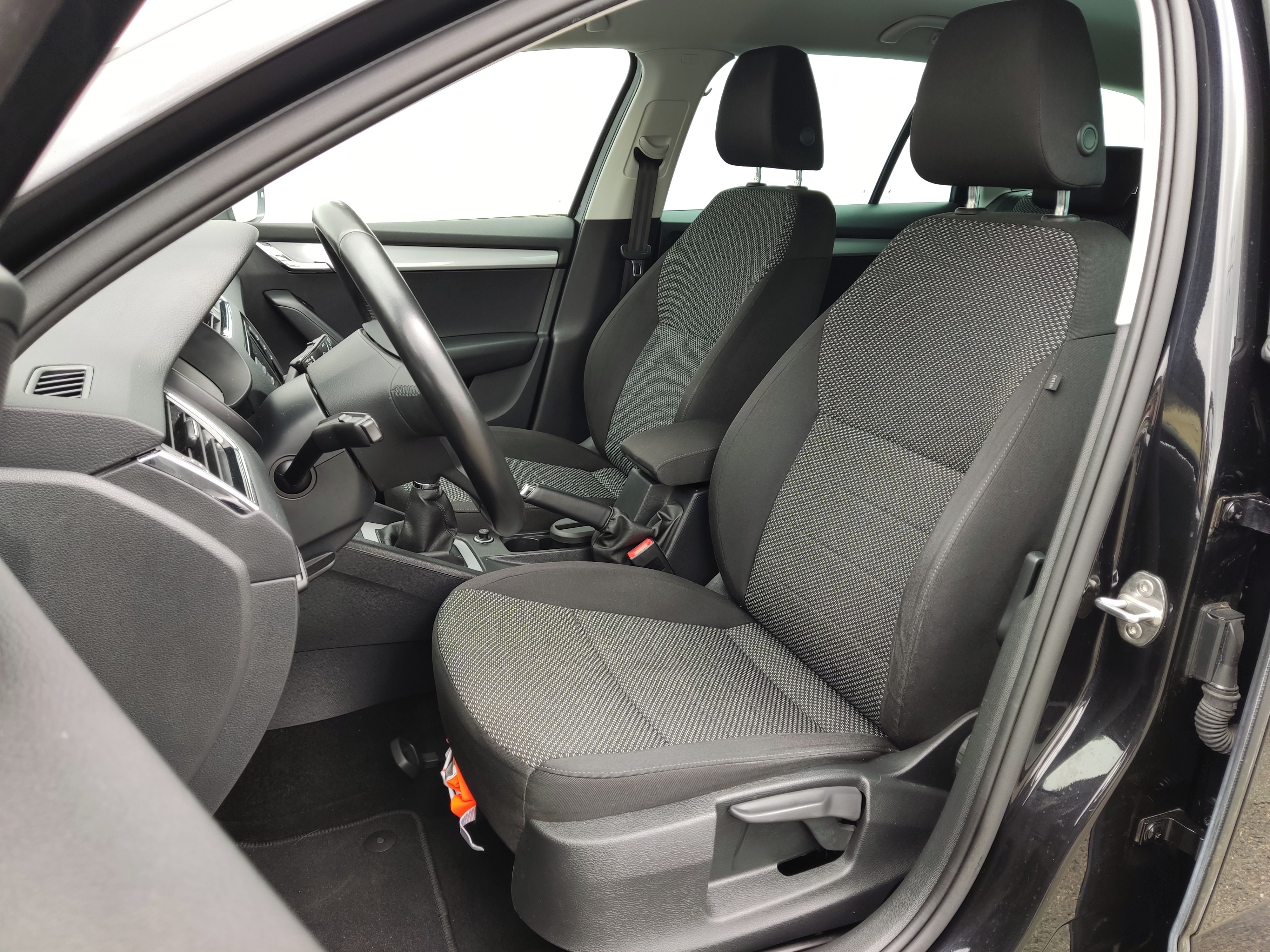 Škoda Octavia, Combi 1.4 TSI 110 kW Ambition - fotka 6