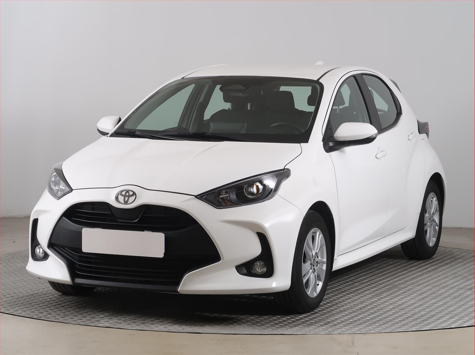 Toyota Yaris, 1.5 VVT-i Hybrid, Automat - fotka 2