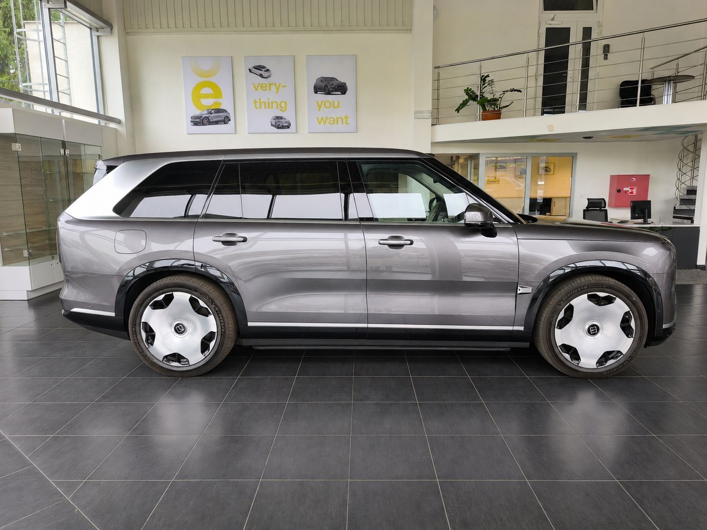 Zeekr 9X, Ultra 70 kWh Hyper-SUV 4WD - fotka 5