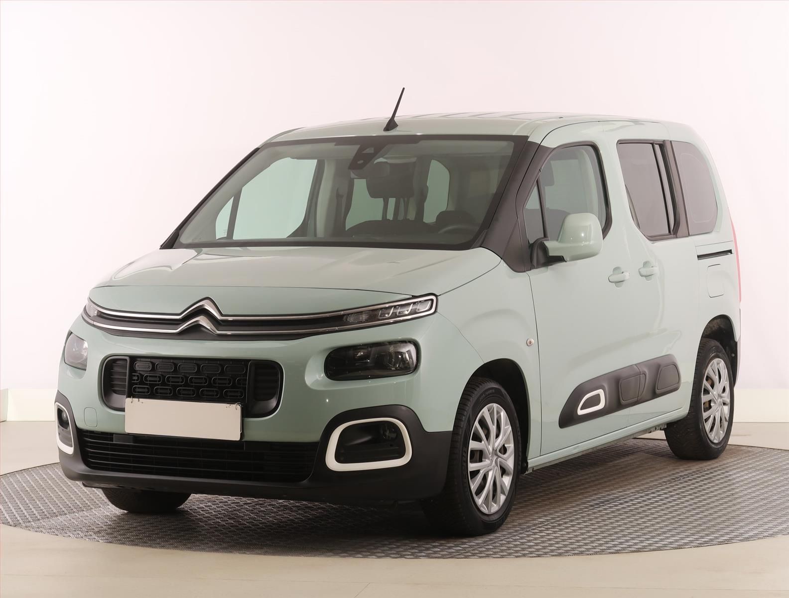 Citroën Berlingo, 1.2 PureTech, Live, 7Míst - fotka 2