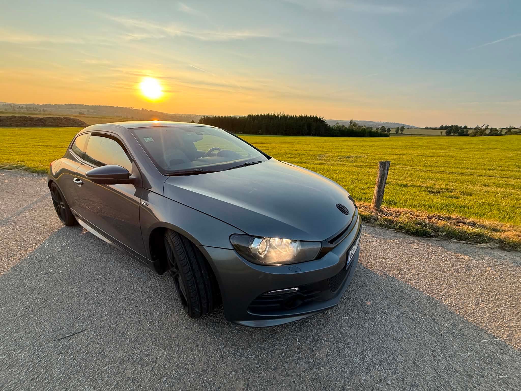 Volkswagen Scirocco, Scirocco 2.0TDI R-LINE - fotka 2