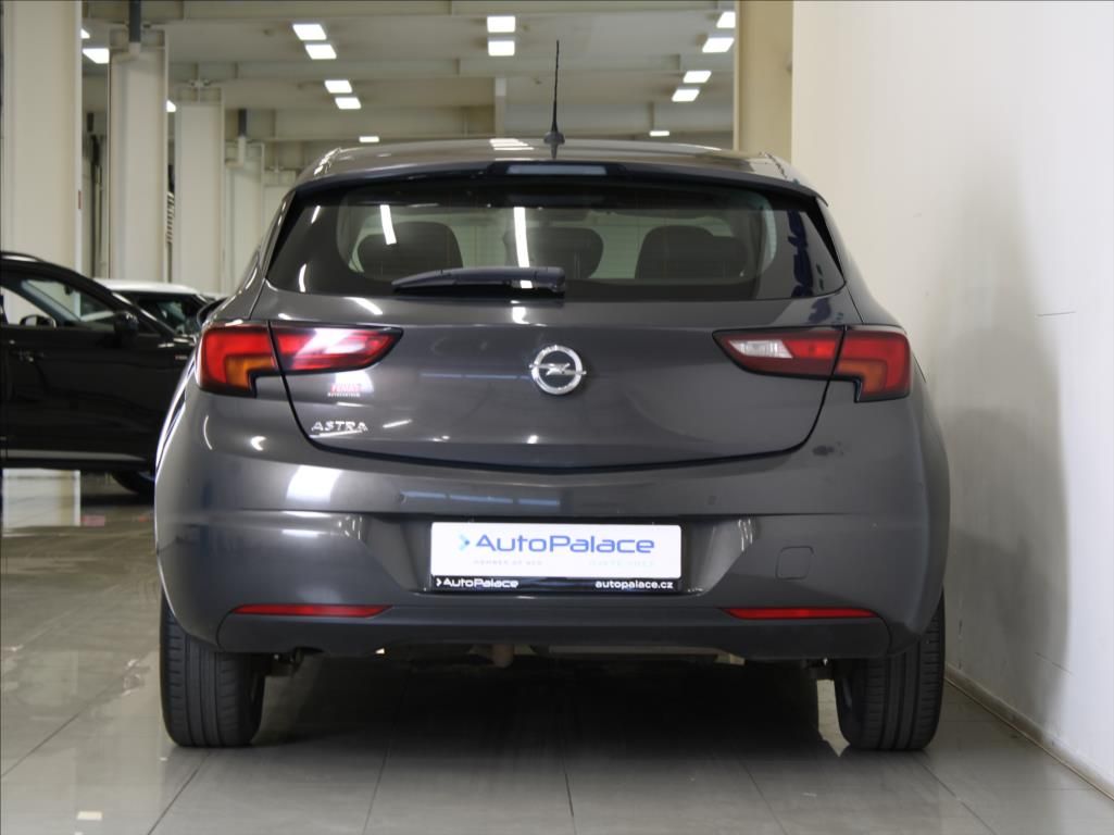 Opel Astra, 1,4 i 74kW 2.maj.ČR 127tkm. - fotka 4