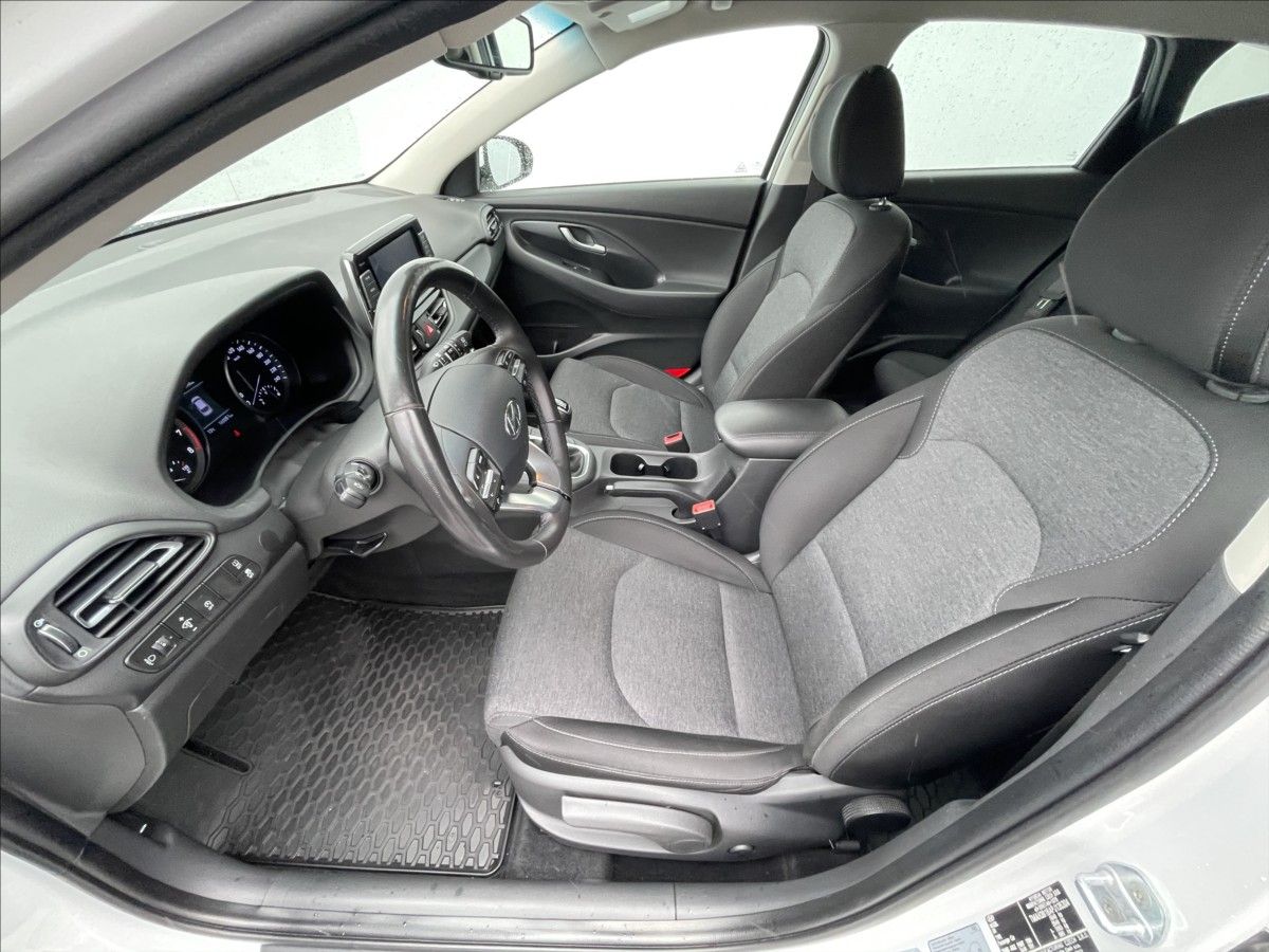 Hyundai i30, 1,0 T-GDI Combi Smart PDC - fotka 4