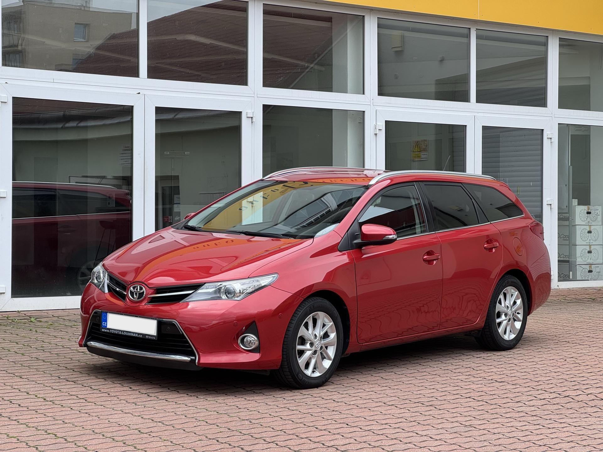 Toyota Auris, Combi 1.6 Valvematic CVT - fotka 2