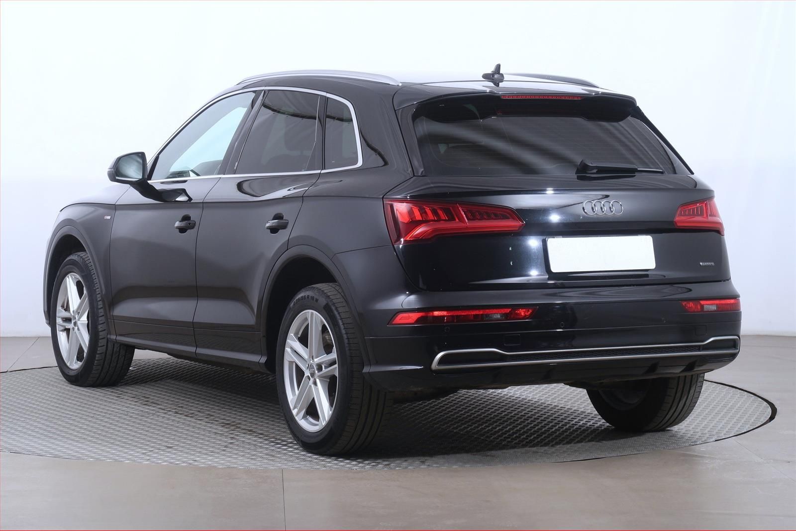 Audi Q5, 2.0 TDI, 4X4, Automat - fotka 4