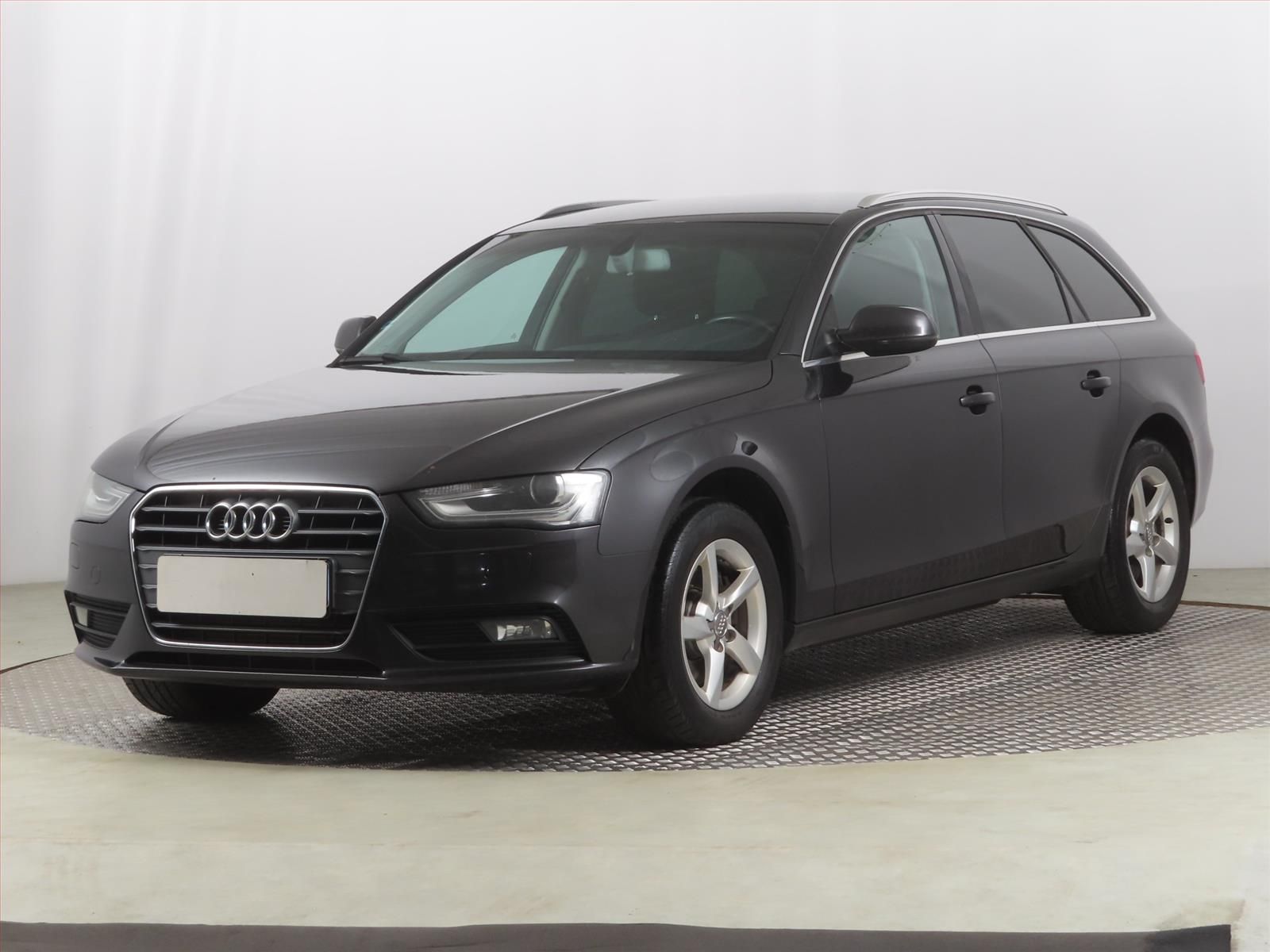 Audi A4, 2.0 TDI, Attraction, Automat - fotka 2