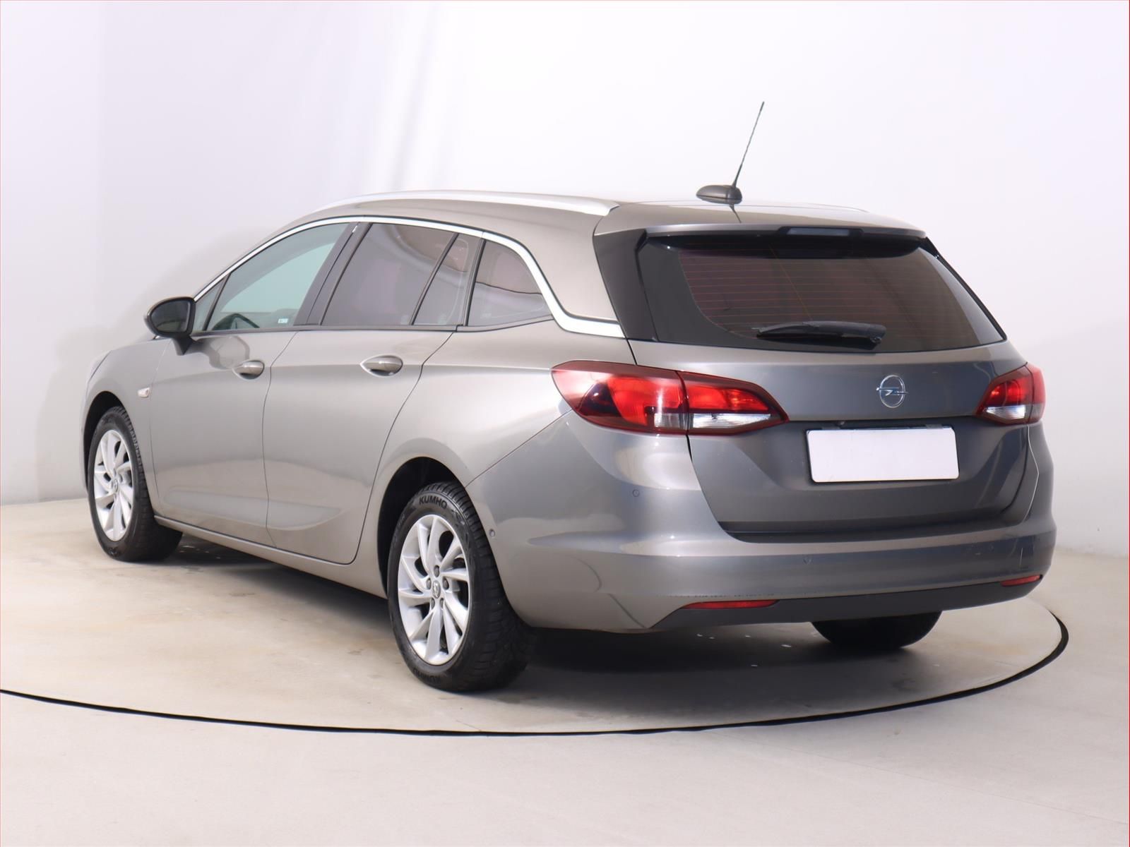Opel Astra, 1.4 T, Innovation, Serv.kniha - fotka 4