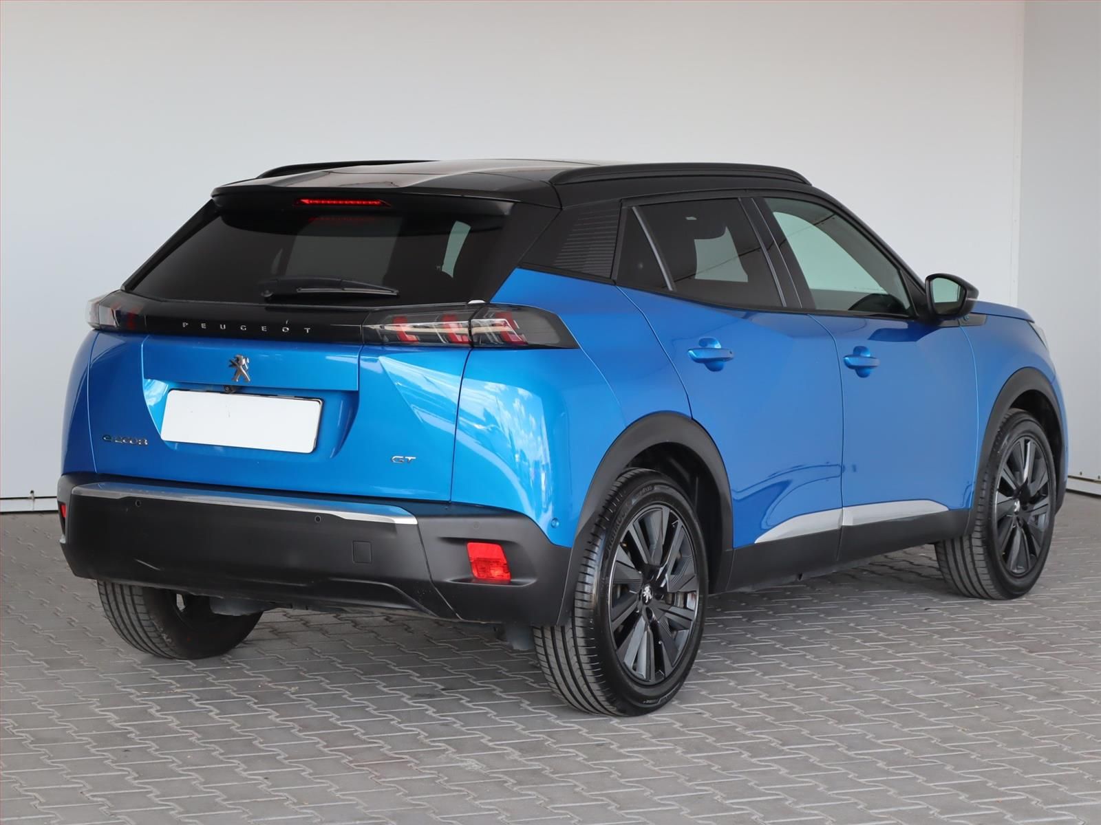 Peugeot 2008, 50 kWh, SoH 100%, GT Pack - fotka 5
