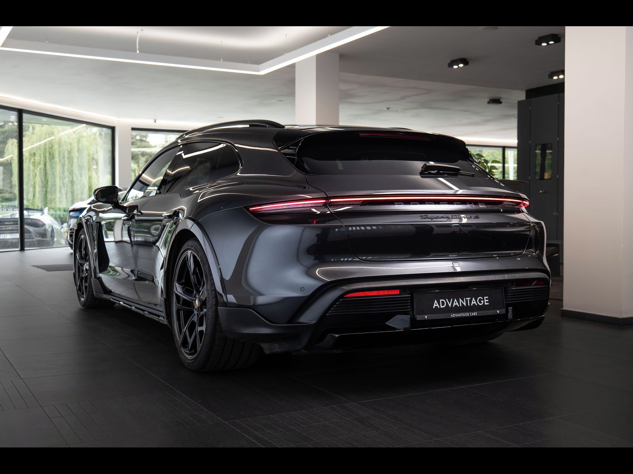 Porsche Taycan, Turbo S Cross Turismo/Burmeste - fotka 4