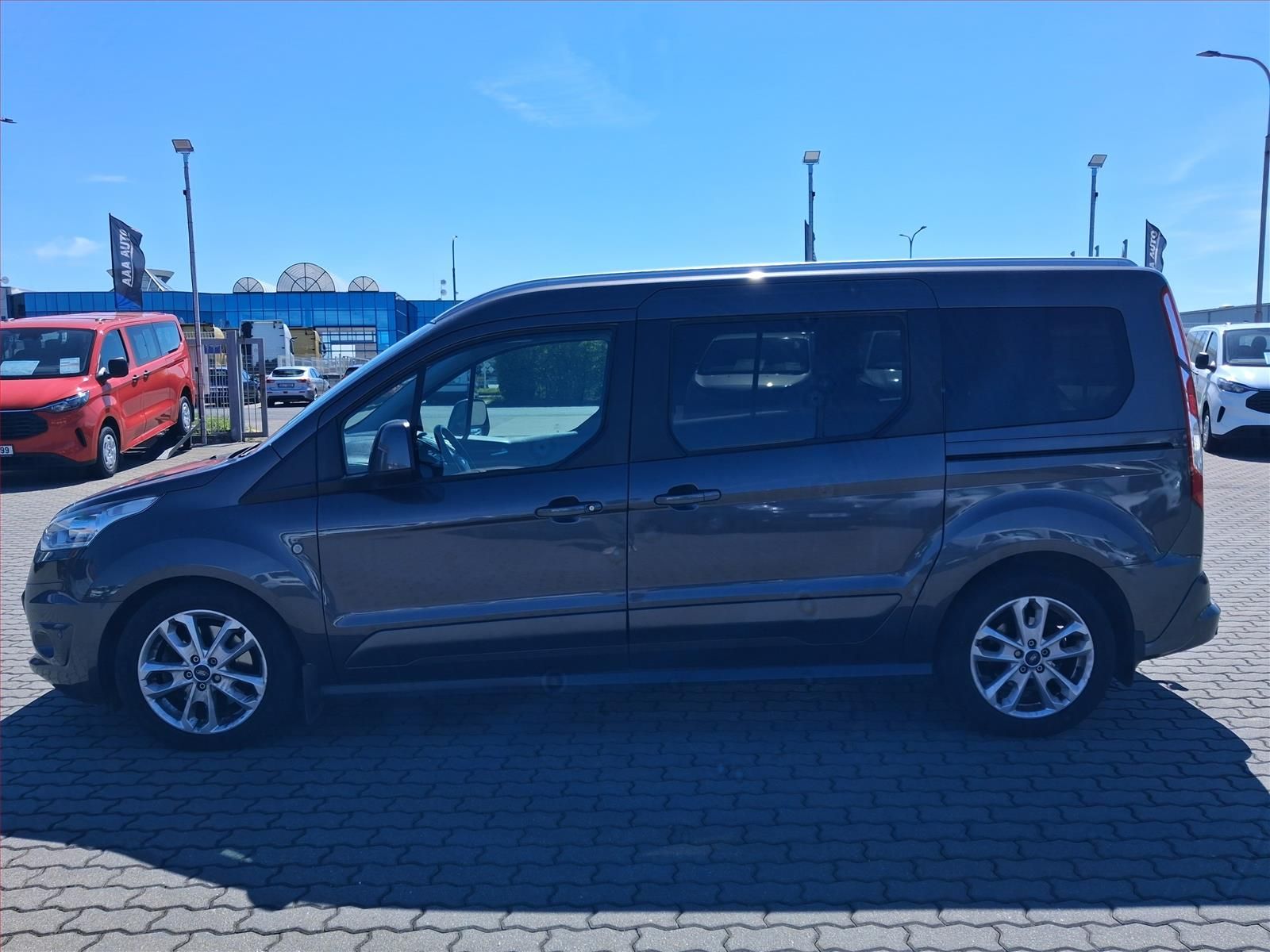 Ford Tourneo Connect, Maxi 1.5 EcoBlue, Titanium - fotka 3
