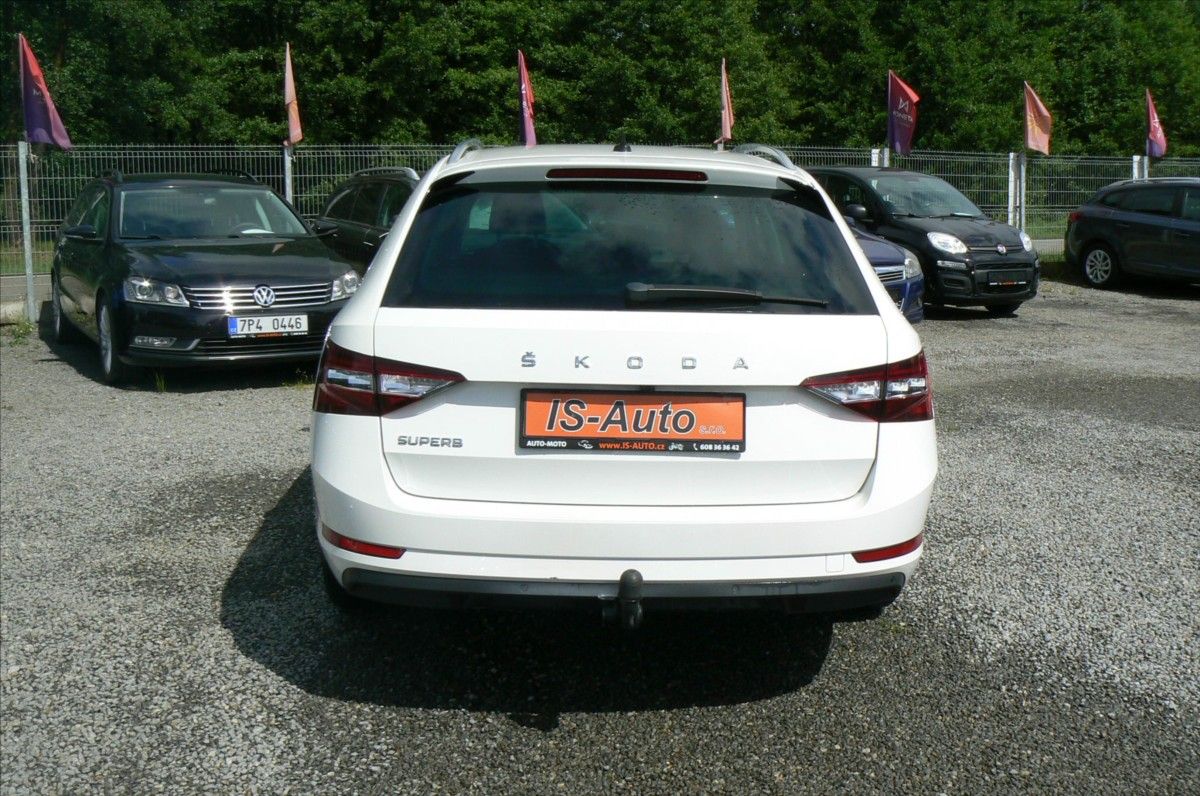 Škoda Superb, 2,0 TDi COMBI AUTOMAT - fotka 6