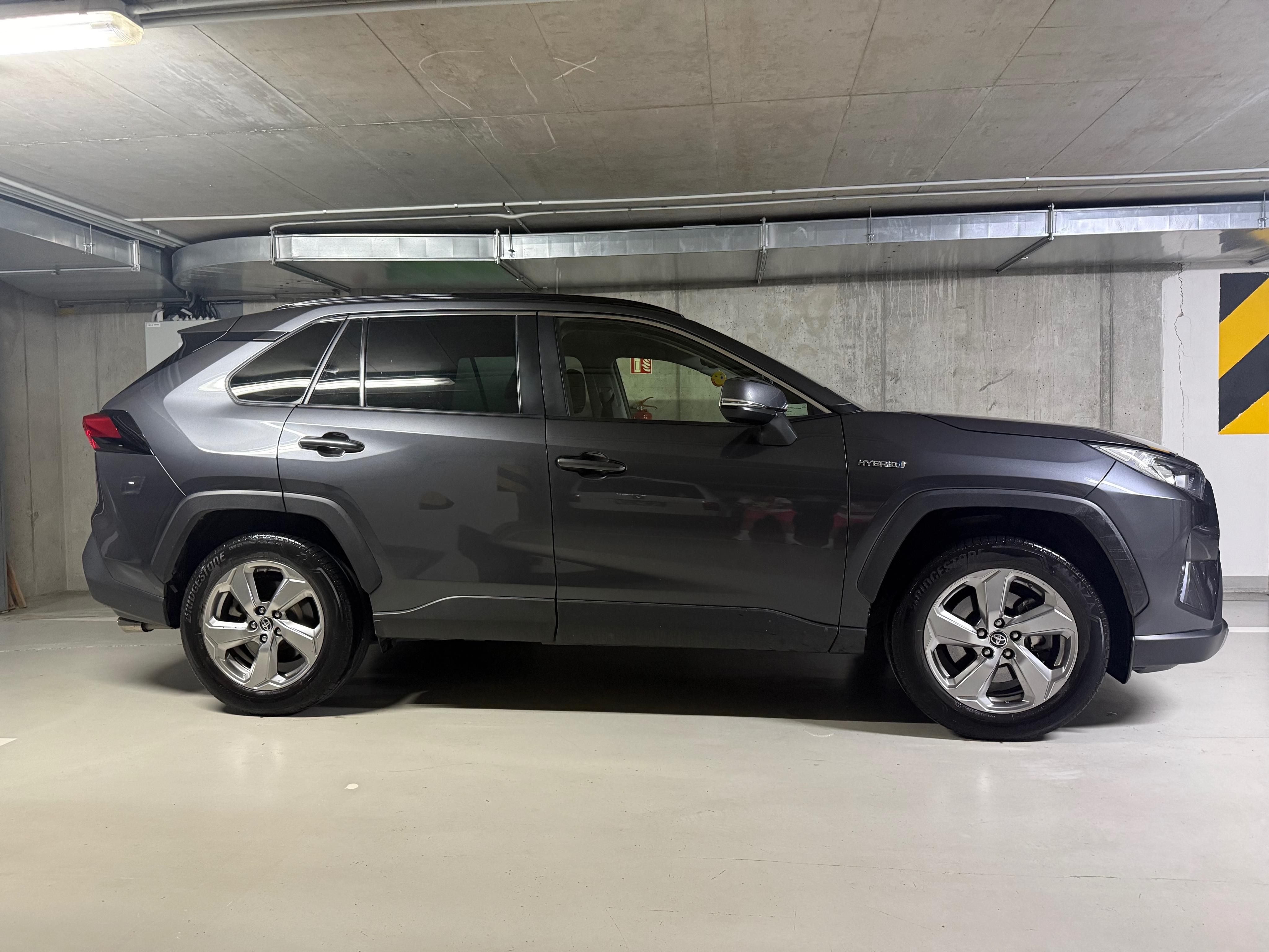 Toyota Rav4, 2.5HEV,ČR,1.MAJ,SERVIS,CEBIA - fotka 2