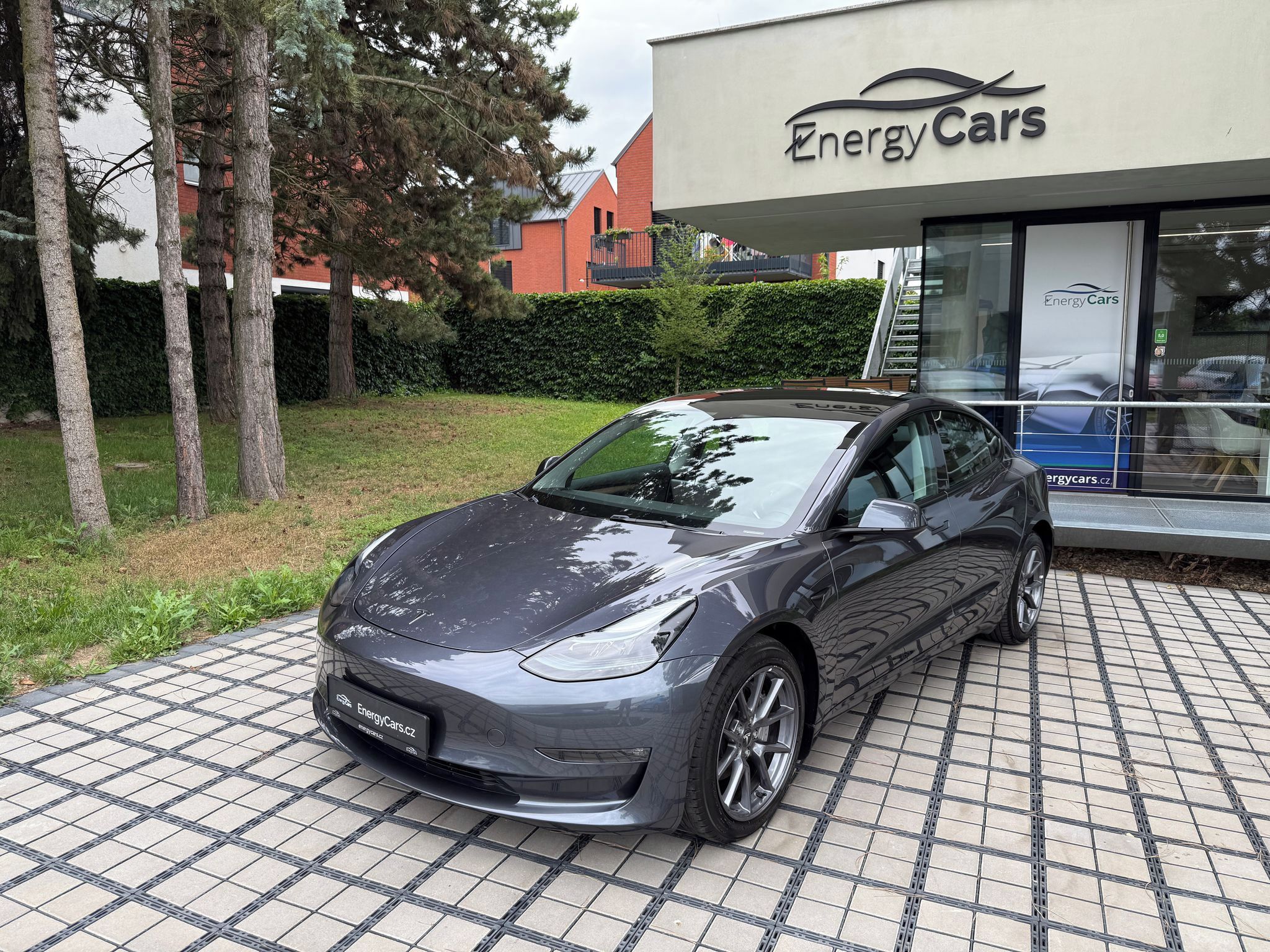 Tesla Model 3, Long Range AWD Tažné zařízení