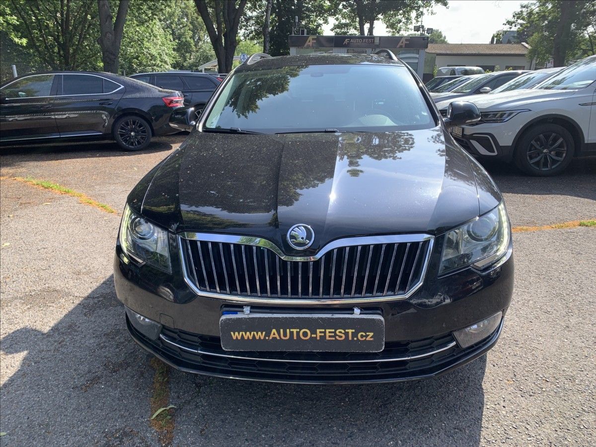 Škoda Superb, 2,0 TDI DSG - fotka 2