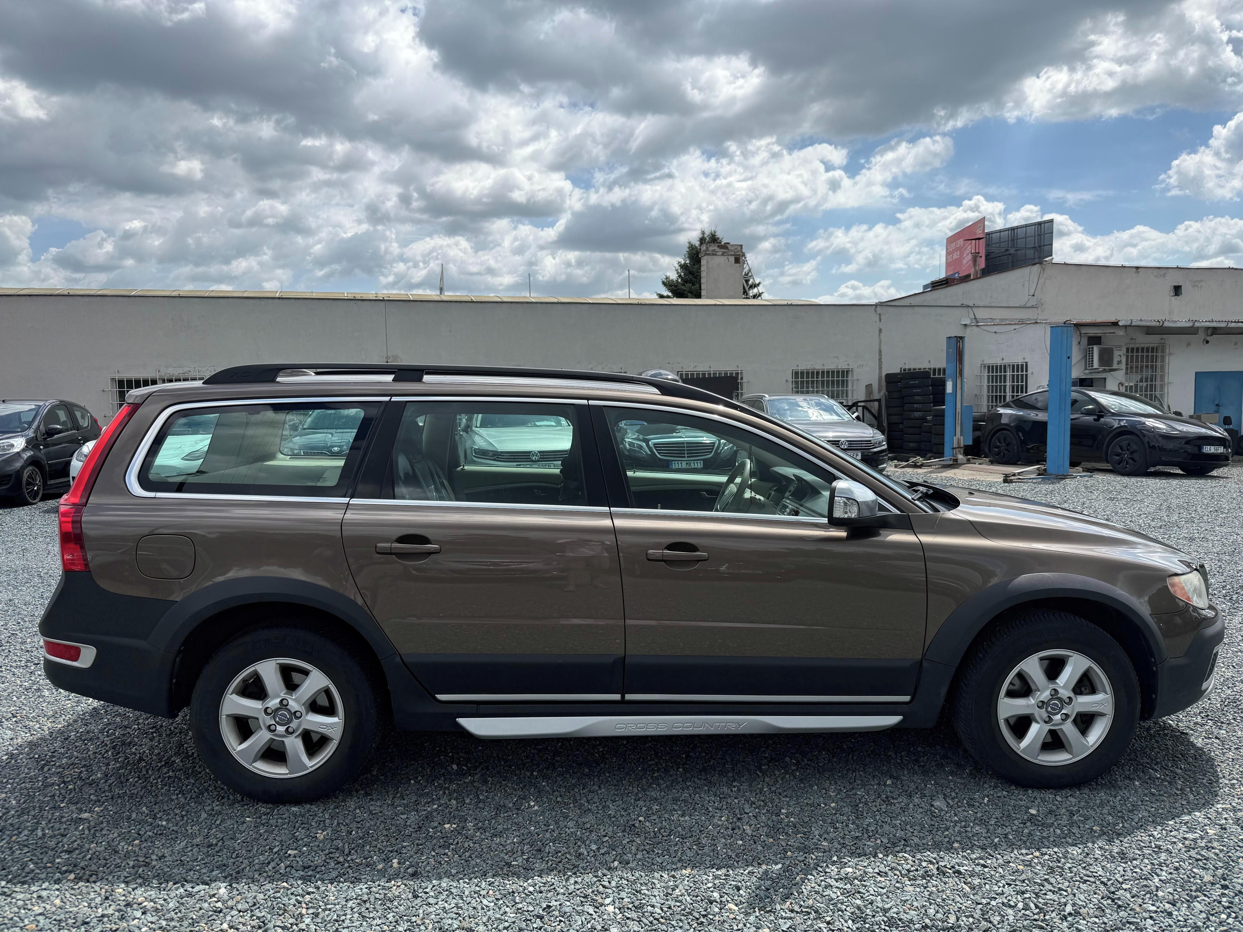Volvo XC70, 2.4 D3 120Kw Cross Country - fotka 2