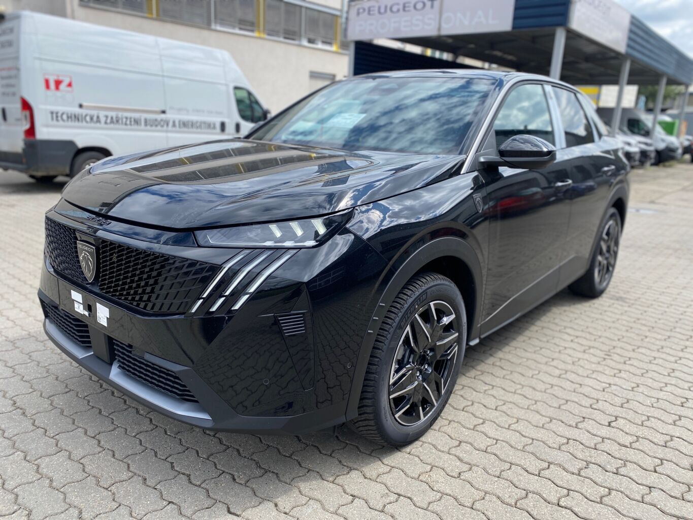 Peugeot 3008, GT Hybrid 145k - KAMERY + CELO