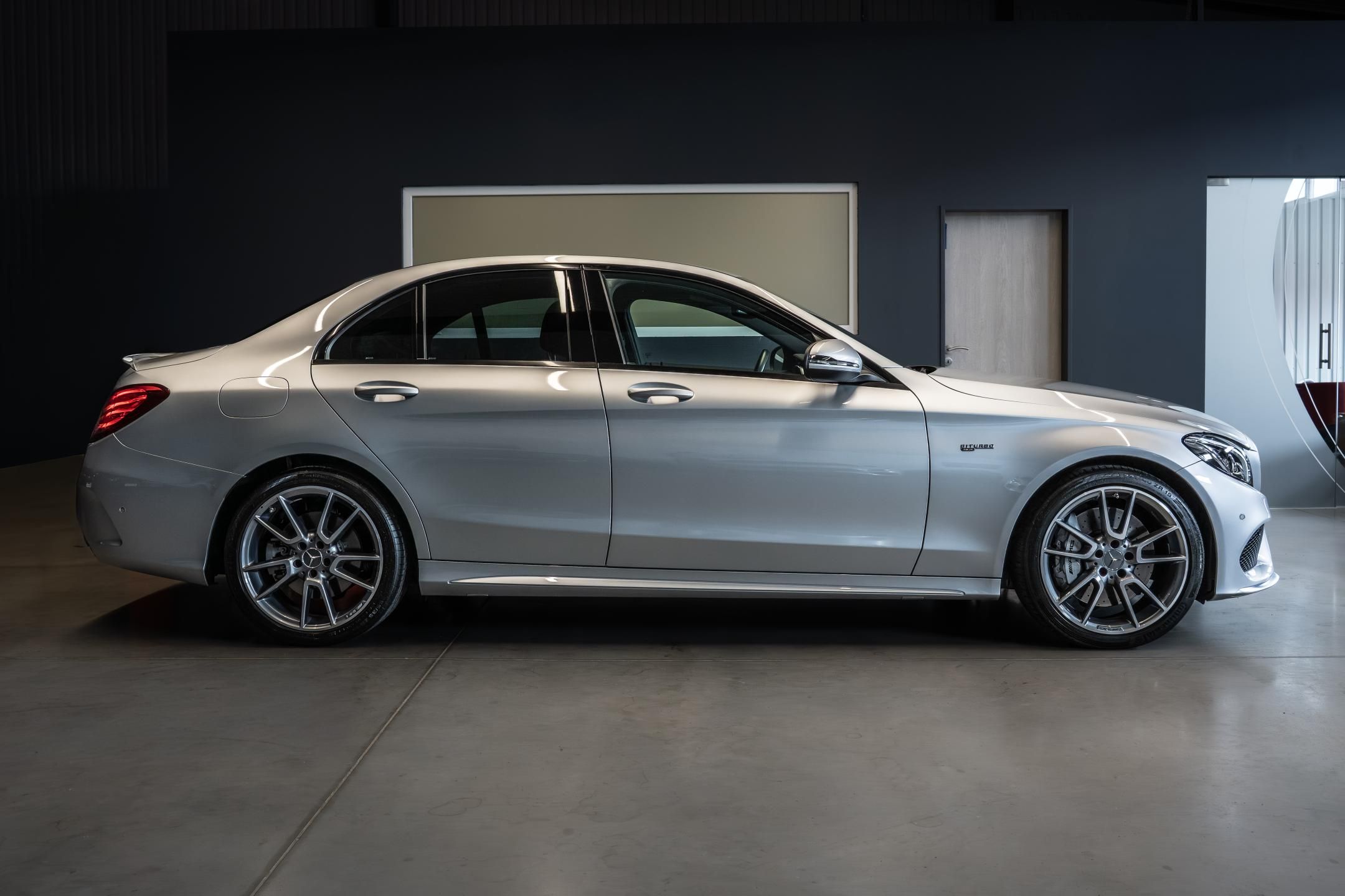 Mercedes-Benz Třídy C, C43 AMG BITURBO 4MATIC 270 kW - fotka 4