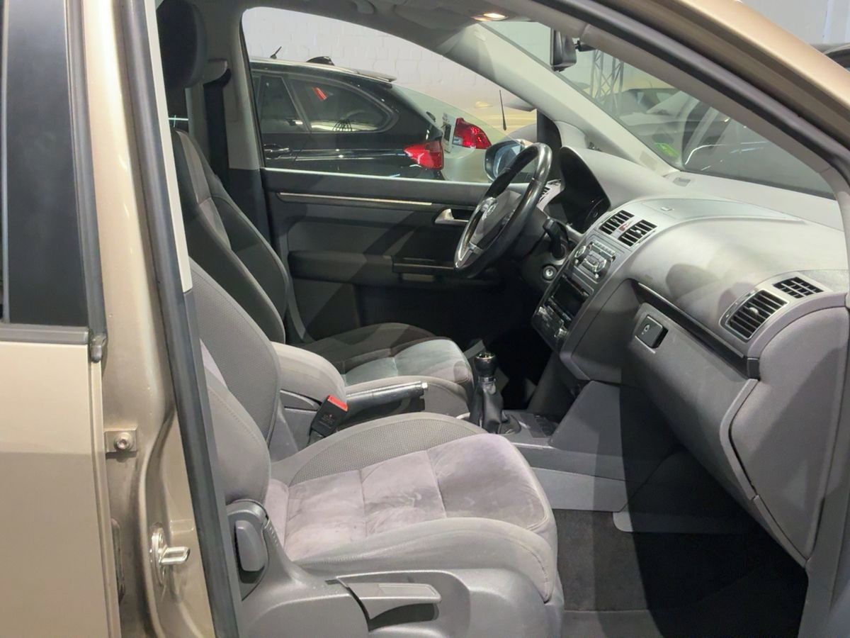 Volkswagen Touran, 2.0Tdi 103KW HIGHLINE 186tkm - fotka 3