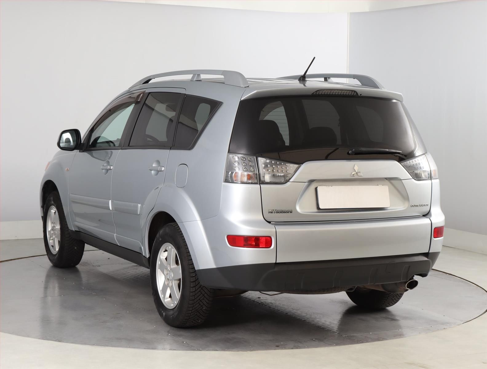 Mitsubishi Outlander, 2.4 MIVEC, LPG - fotka 4