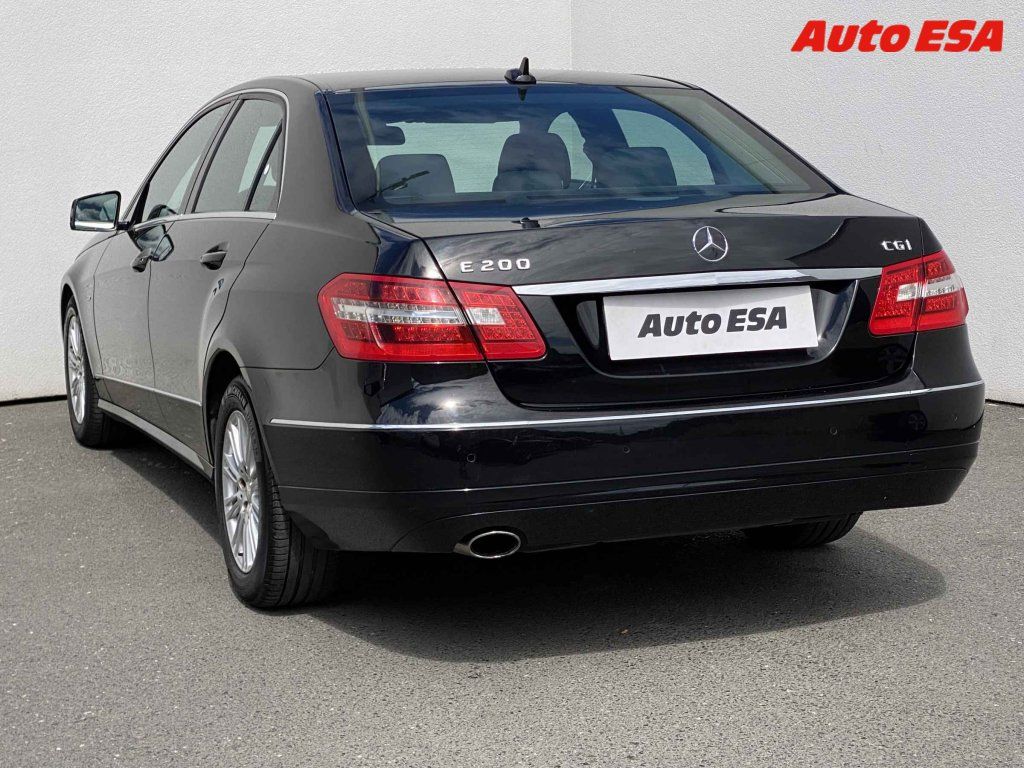 Mercedes-Benz Třídy E, 1.8i E200,+kola - fotka 6