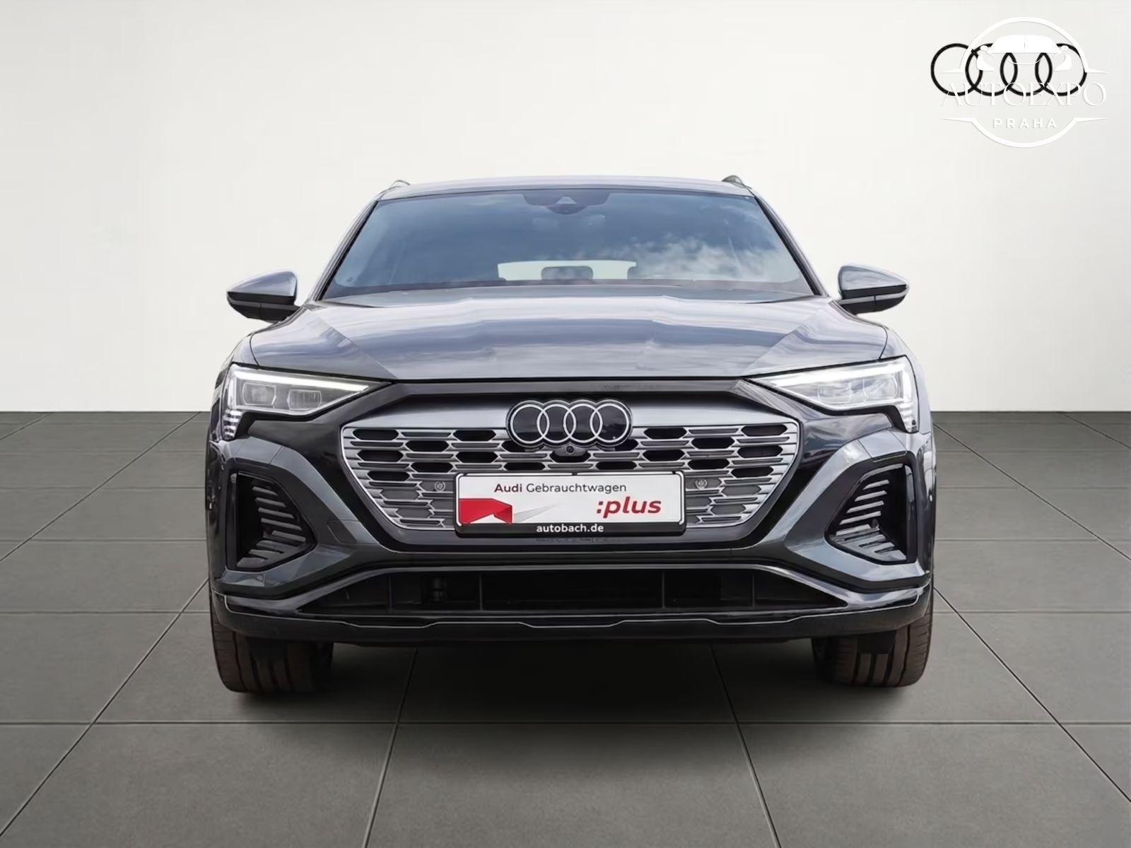 Audi Q8 e-tron, S line 55 Navi Matrix - fotka 2