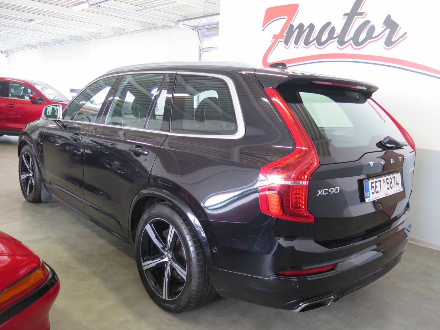 Volvo XC90, 2.0D5 RDesign,AWD,PoleStar,B&W - fotka 2