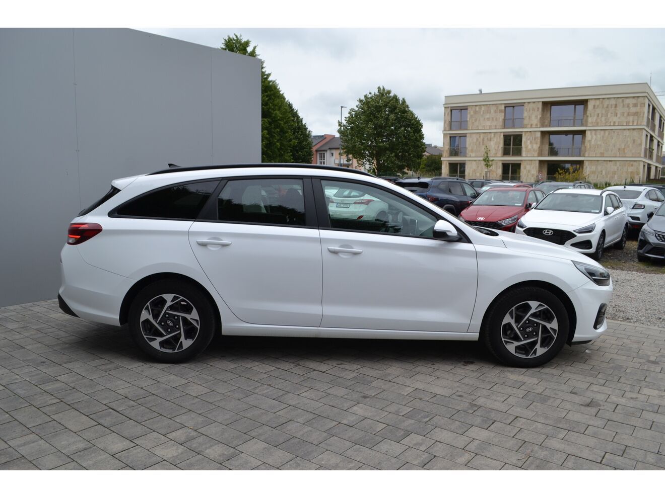 Hyundai i30, WG 1,5I MT FAMILY NAVI - fotka 5