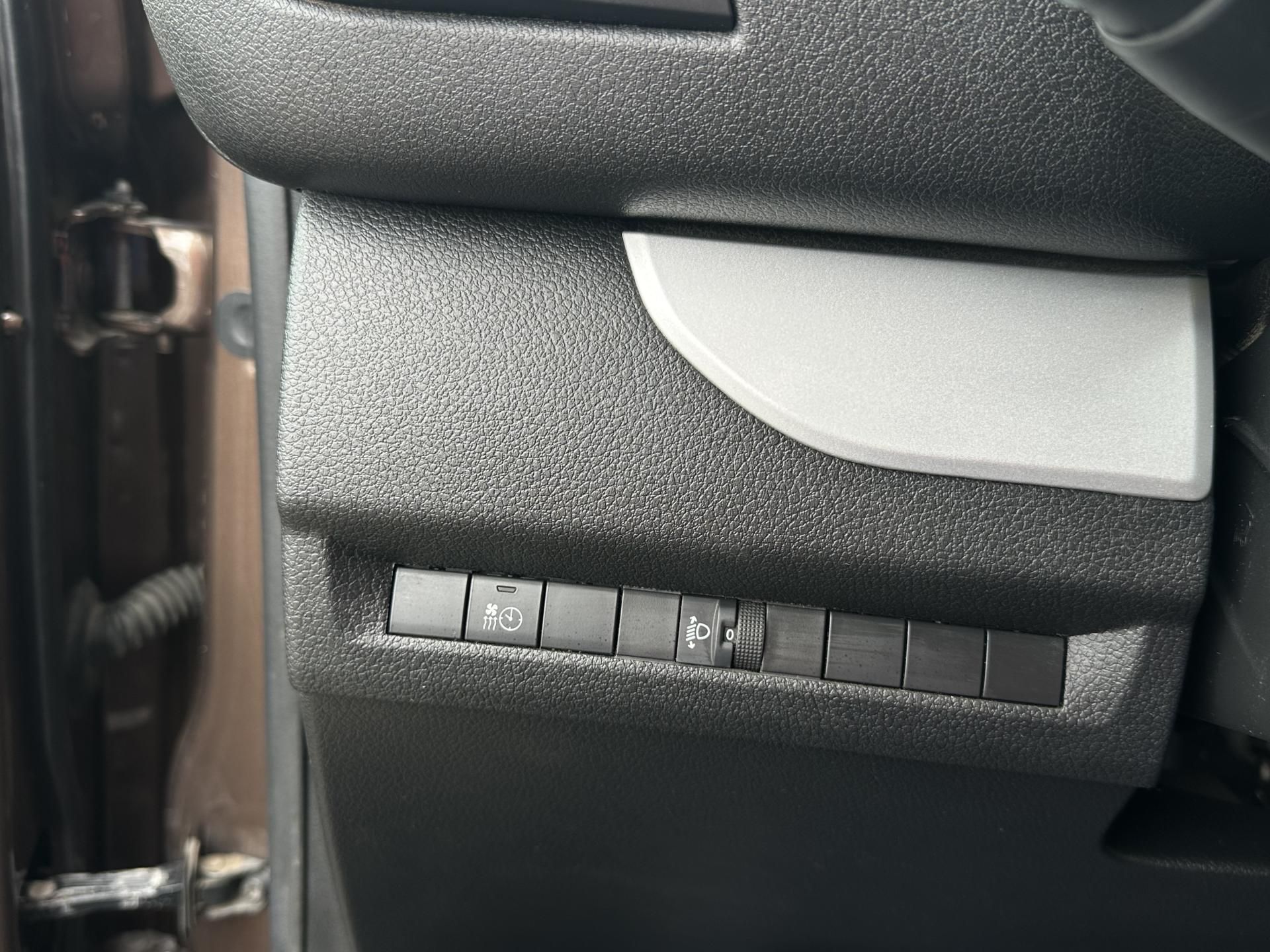 Toyota Proace, AUTOMAT 2.0/130kW ČR * 5.Míst - fotka 6