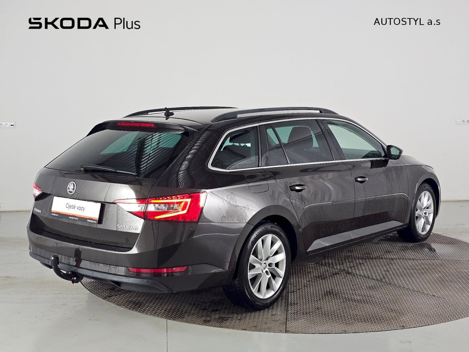 Škoda Superb, 2.0TDi 110kW DSG AMBITION PLUS - fotka 2