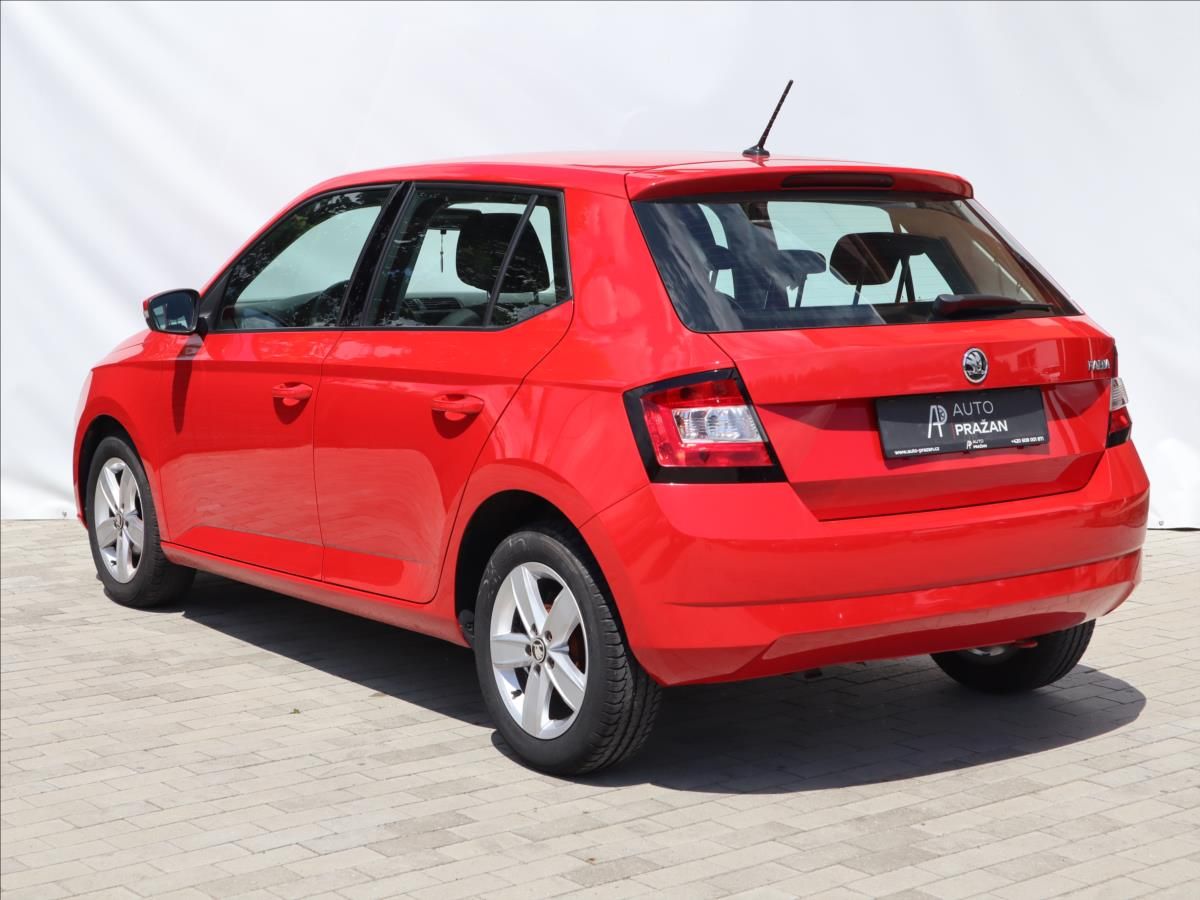 Škoda Fabia, 1,0 MPI Active, Klima - fotka 4