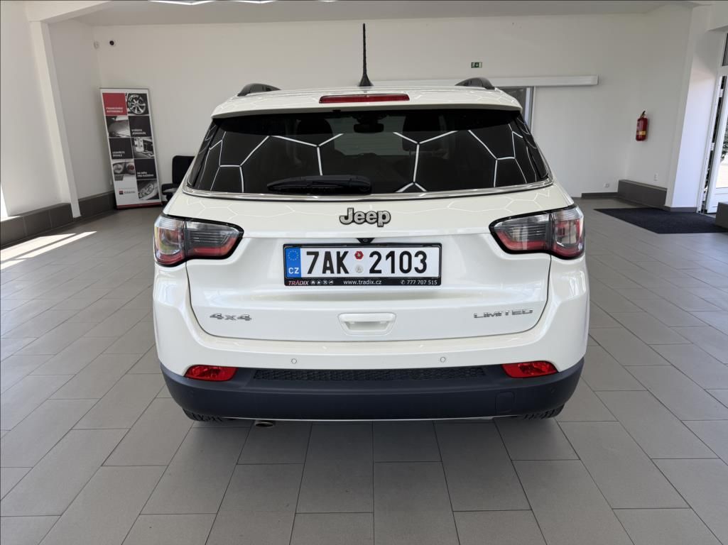 Jeep Compass, 2,0 M-Jet 125kW 4x4 DPH Automa - fotka 4