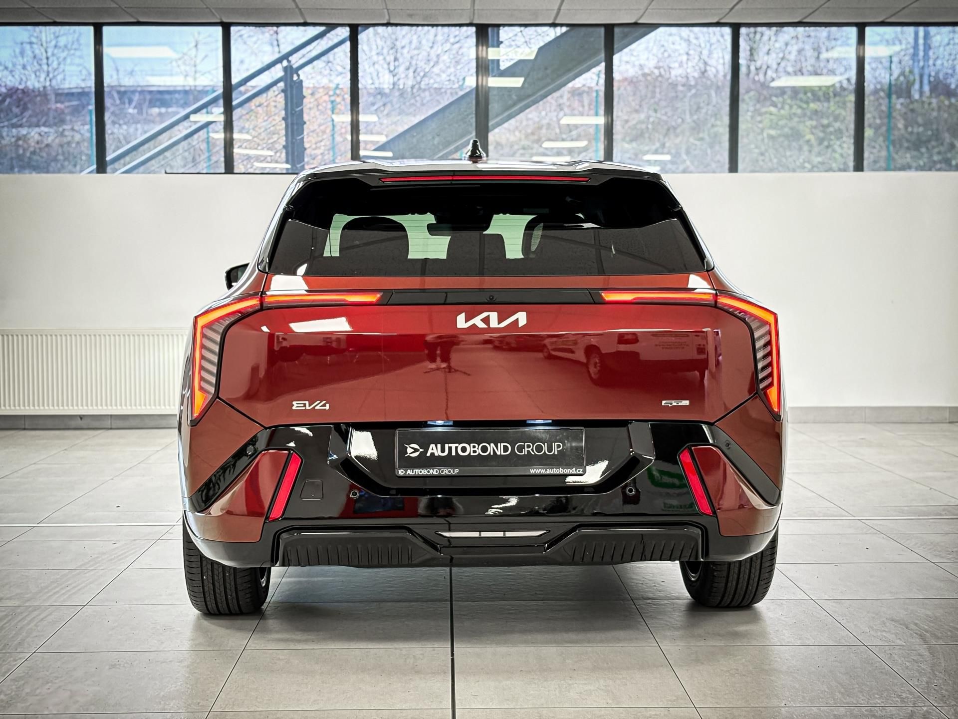 Kia EV4, GT LINE 81,4kWh+TECH+V2L - fotka 3