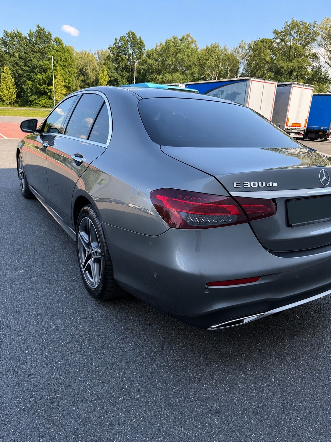 Mercedes-Benz Třídy E, Mercedes E300 de 4MATIC - fotka 4