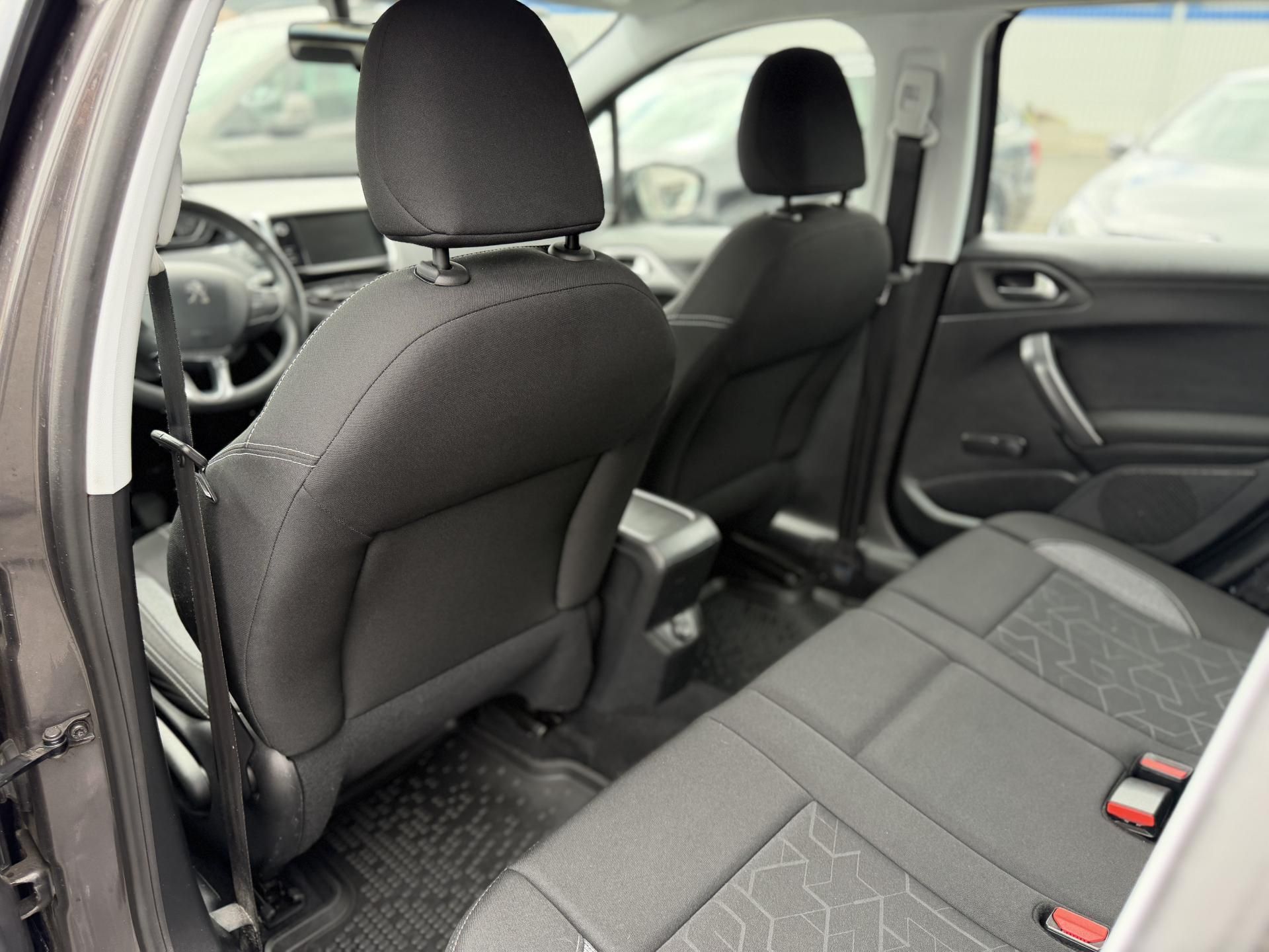 Peugeot 2008 - fotka 6