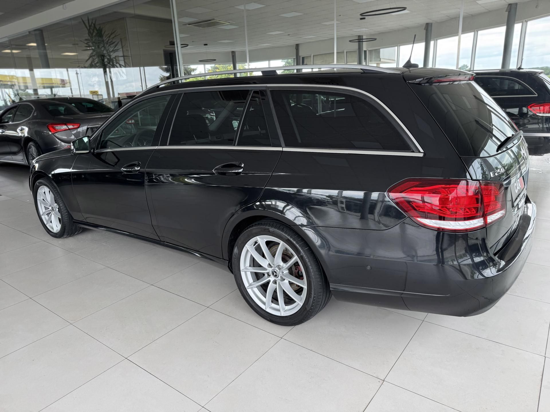 Mercedes-Benz Třídy E, 250d BT*9G-Tronic*LED*El.Kufr - fotka 6