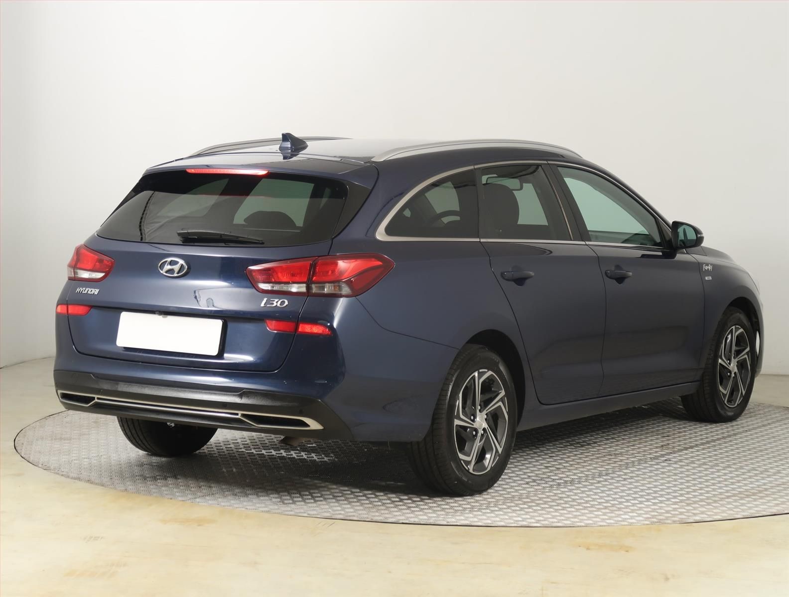 Hyundai i30, 1.5 T-GDI MHEV, Family - fotka 5
